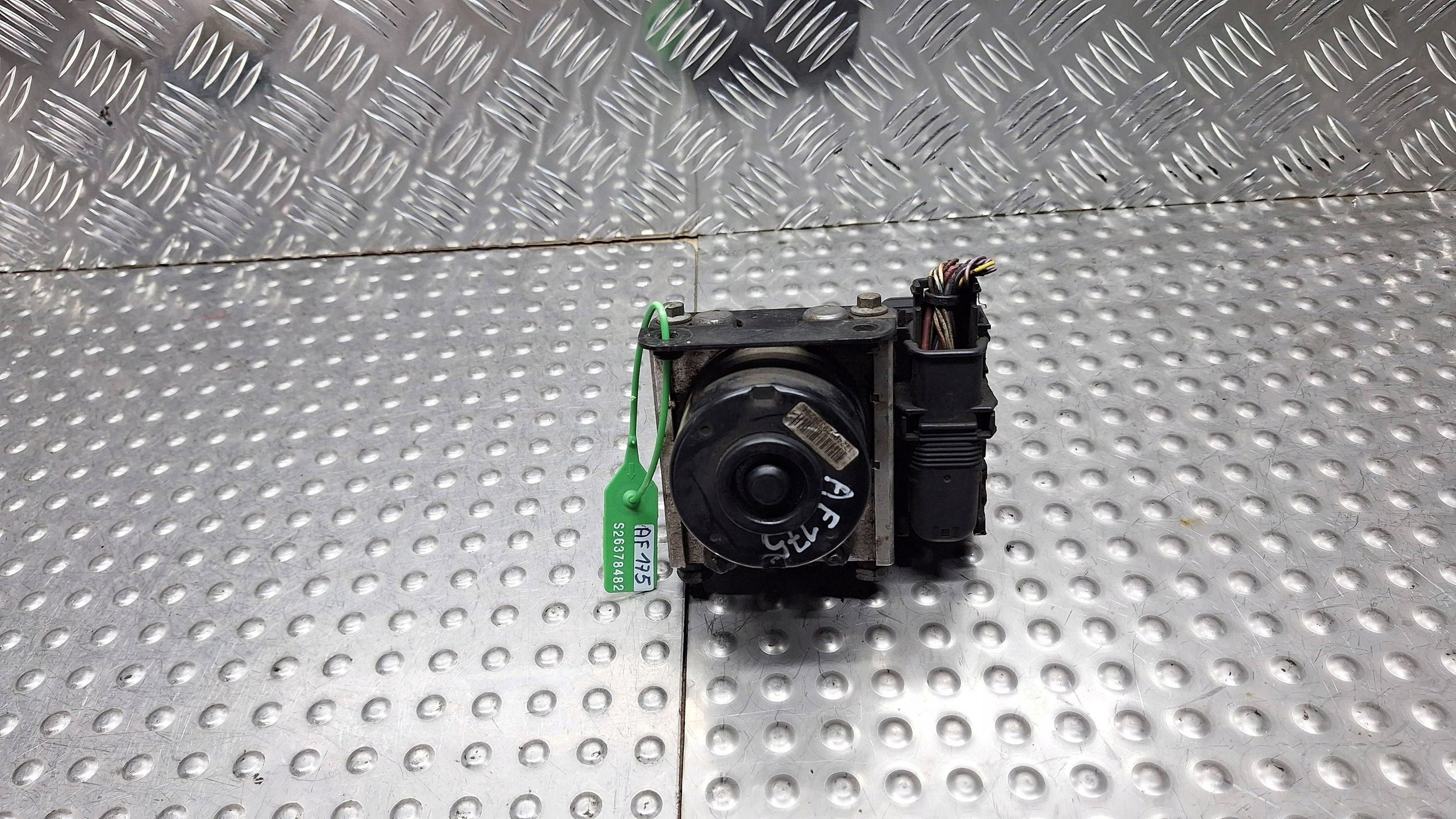 pump control unit ABS 8V512M110AD 06.2109-5581.3 FORD FIESTA MK7
