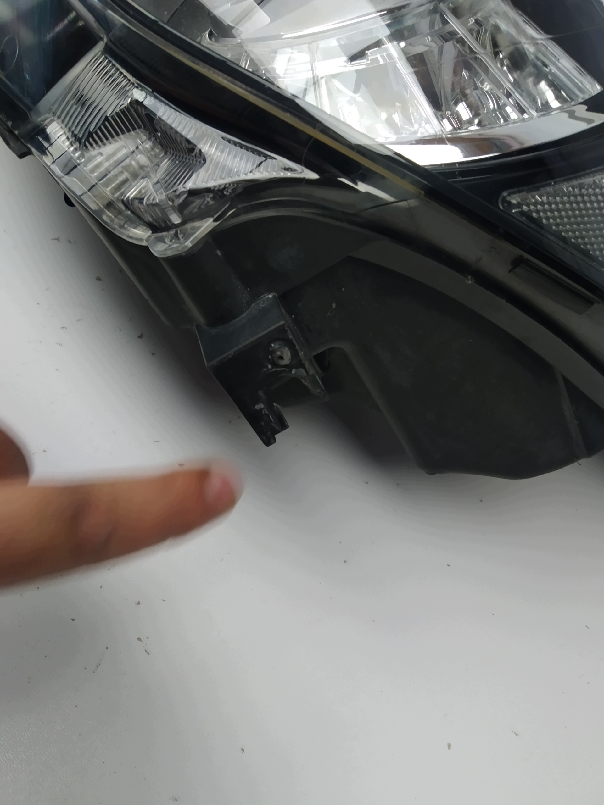 2013r + Infiniti Q50 reflektor far prednji dio lijevi LED original