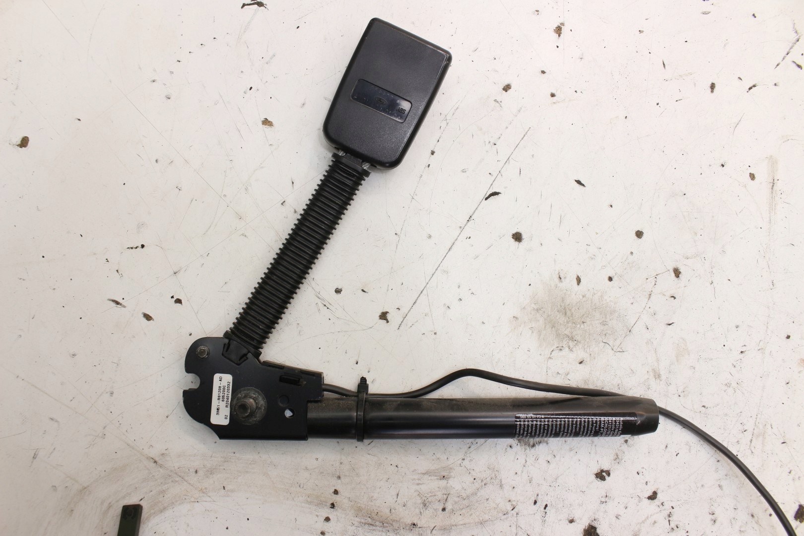 ремень безопасности правый FORD c-max и Mk1 3M51-R61208-AD