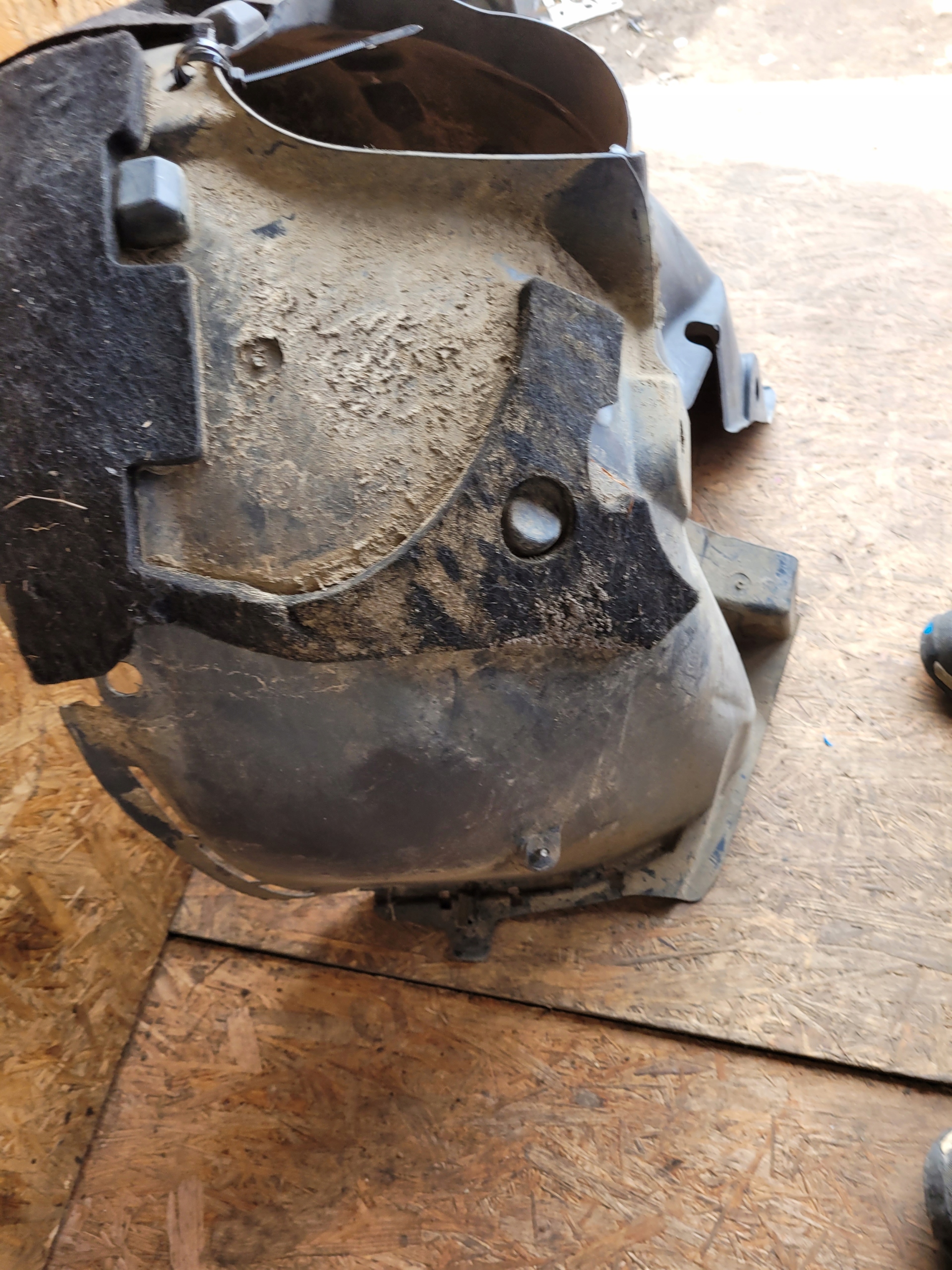 mudguard front front right RENAULT CLIO IV LIFT