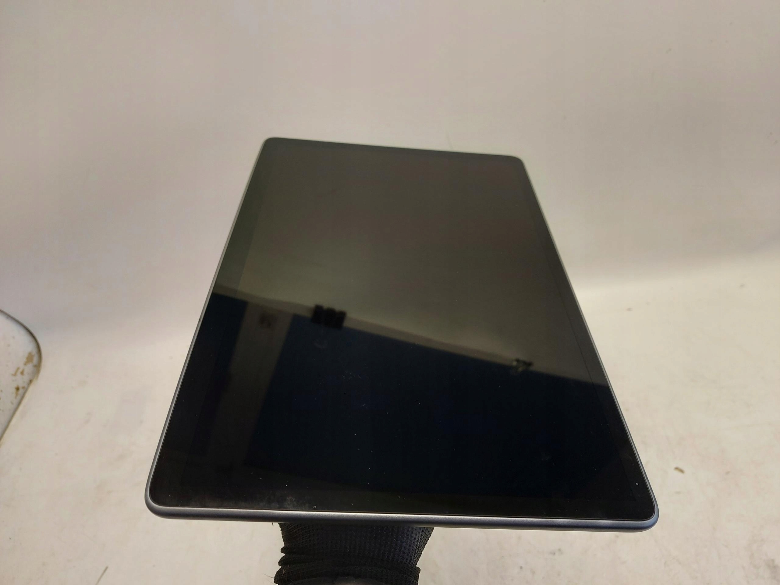 TESLA MODEL Y 2022r, EKRAN Schermo
