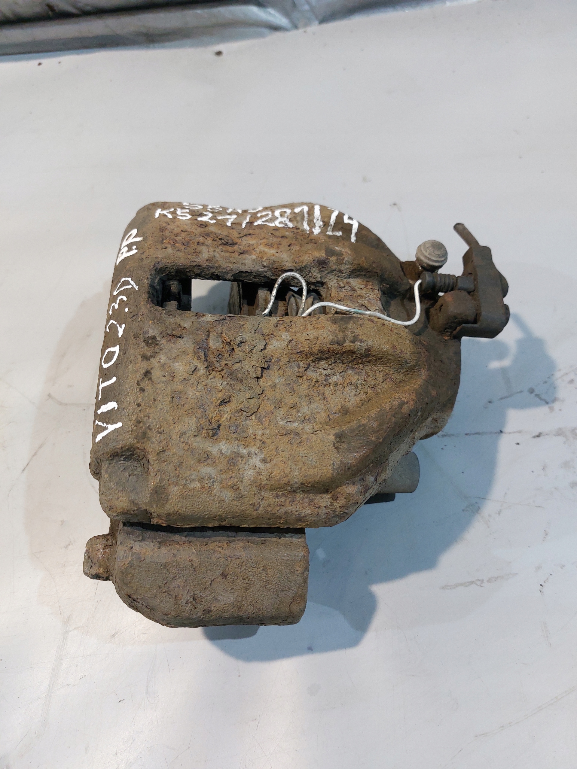 caliper brake right front MERCEDES VITO W638 2.3D