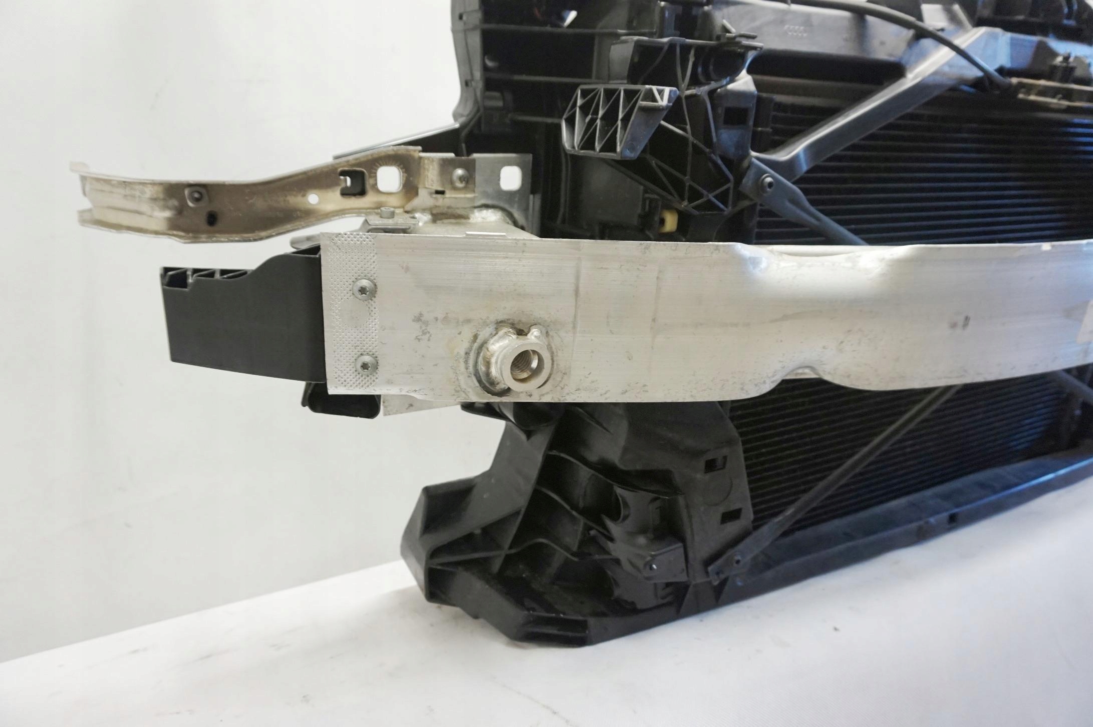 PAS PRZEDNI CHŁODNICE 2.0 TFSI AUDI TT 8S 5Q0959455AN 5Q0121203CL Wersja Europejska