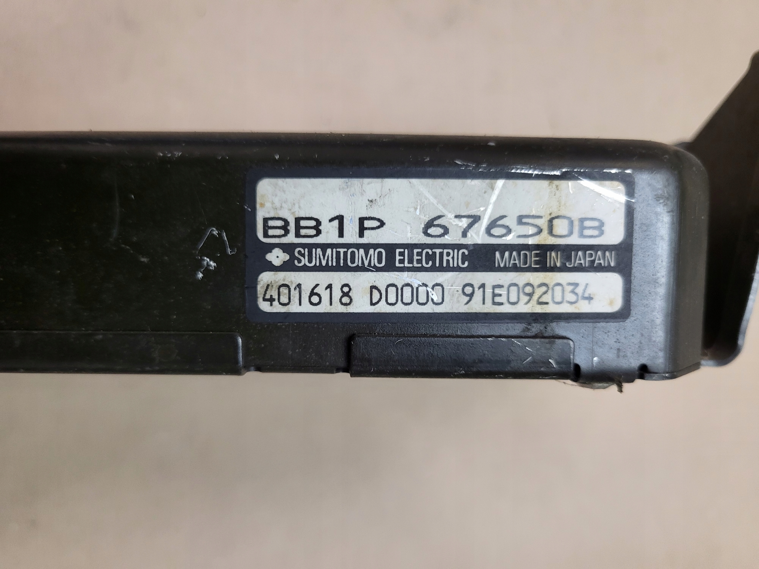 module control unit ABS MAZDA 323F 91E092034 67650B OE EUROPA