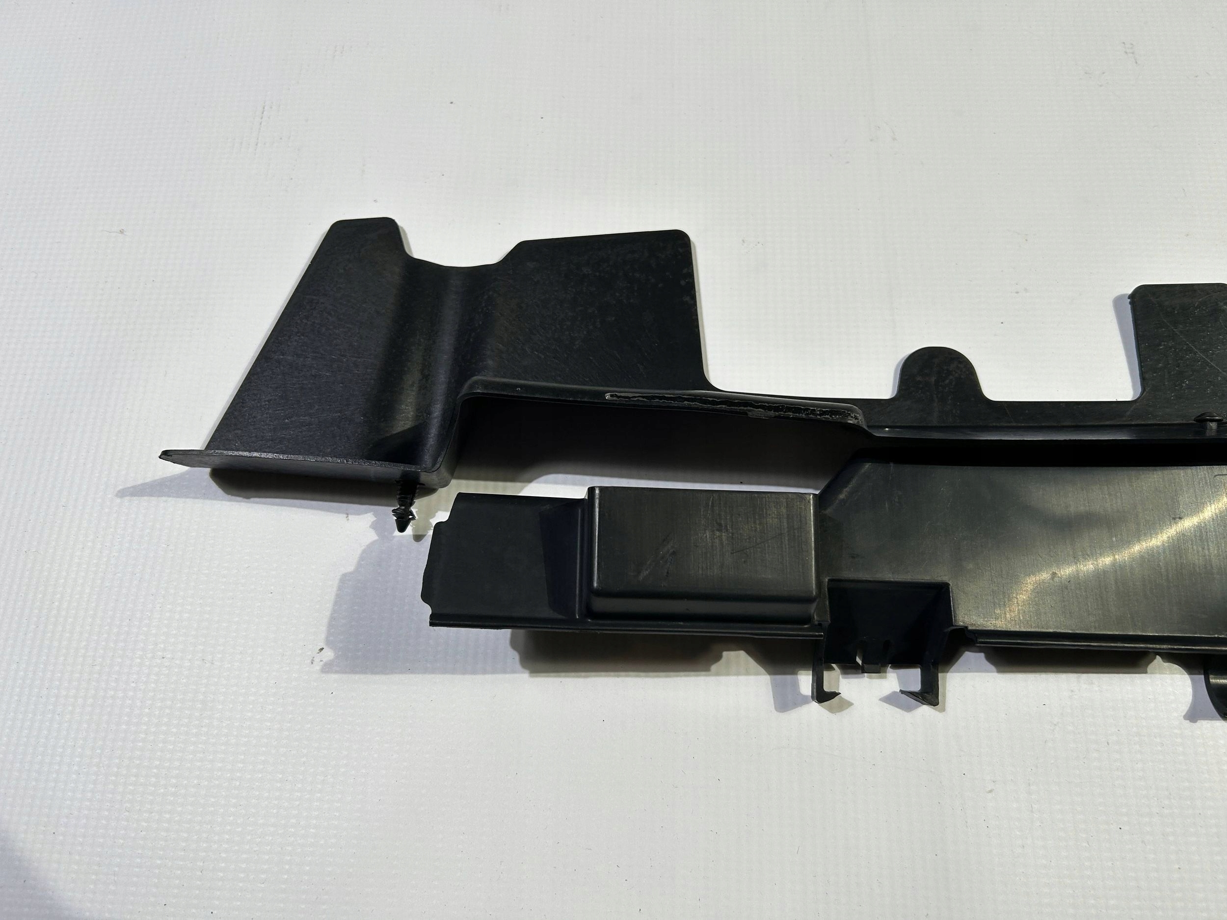 впуск канал воздуховод радиатора правый FORD FLEX 2013-