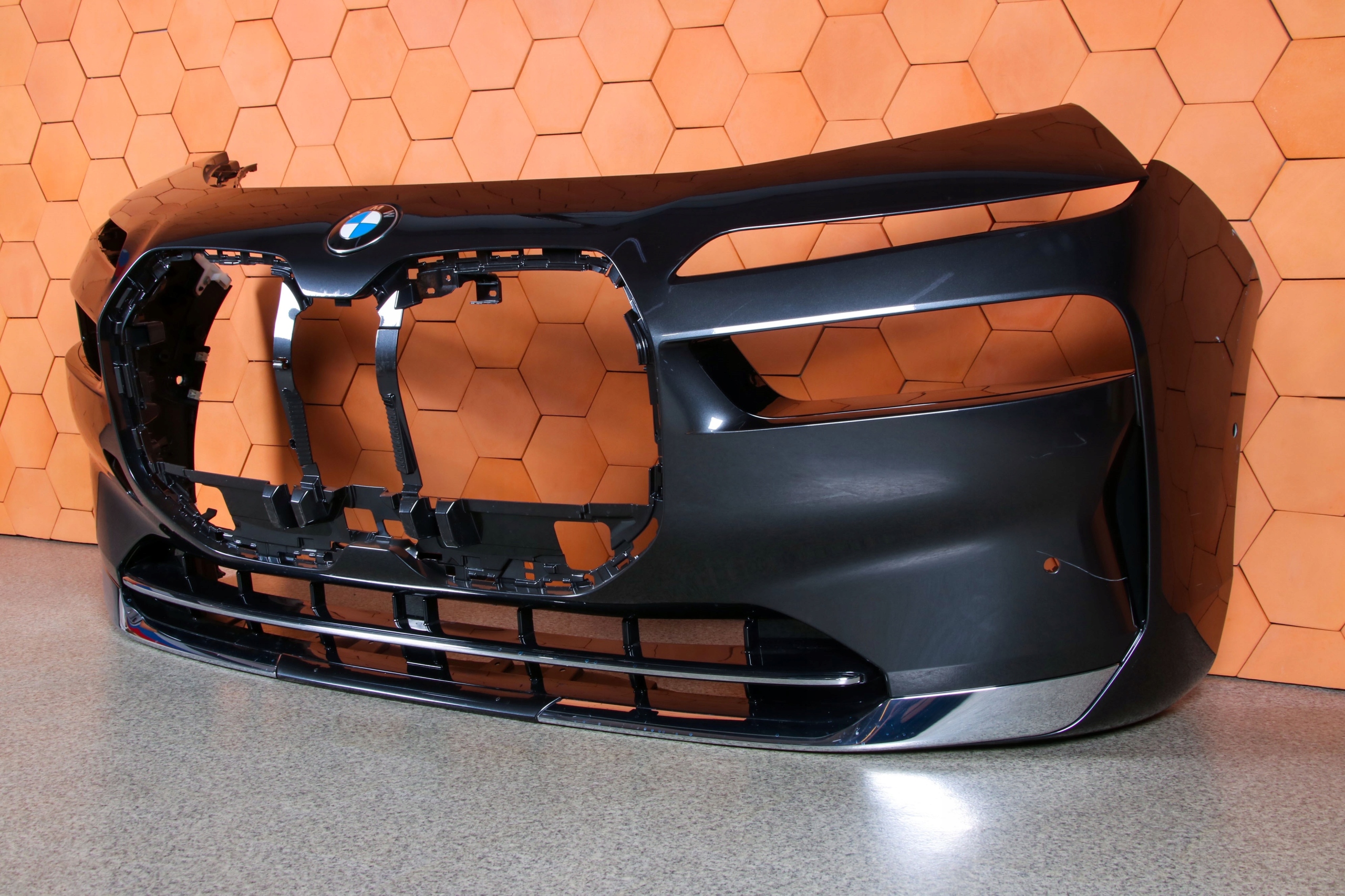 BMW 7 G70 i7 bumper front front colour A90