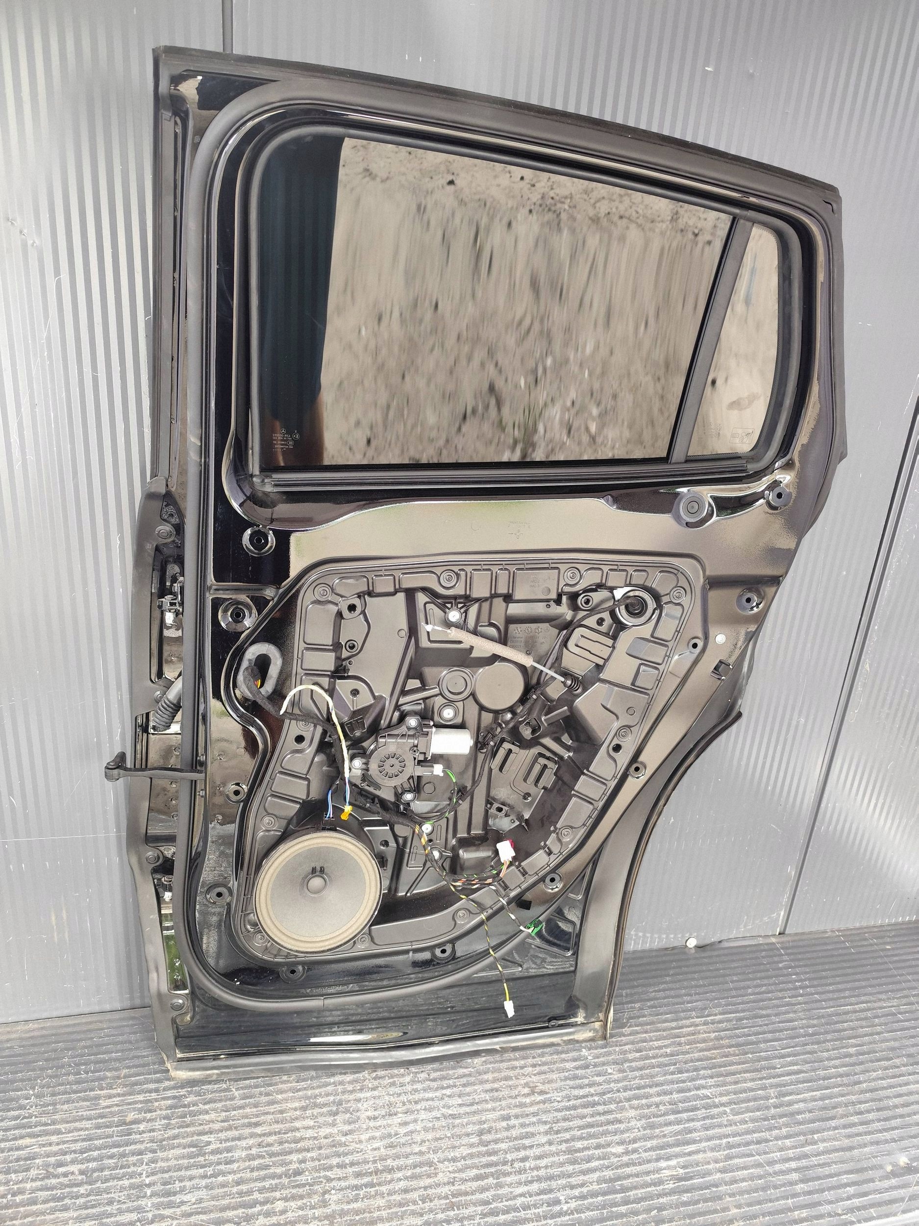 MERCEDES GLA 247 door rear. right complete