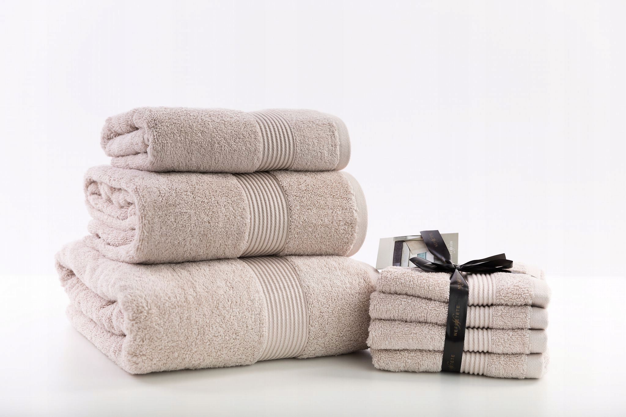 

Nefretete Ręcznik Pimacott 700 Gsm 50x90 supima