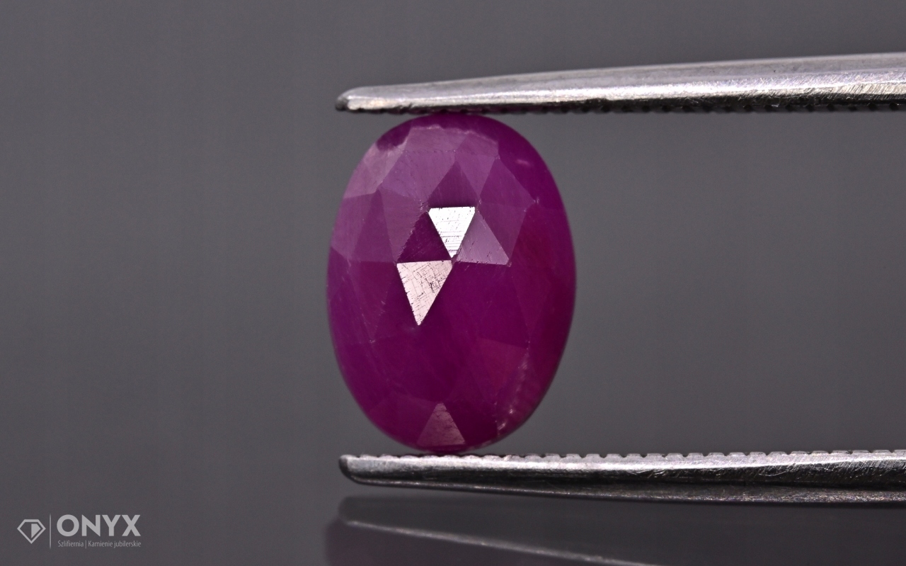 Rubín fazetovaná rozeta ovál 8,2x6,2 mm