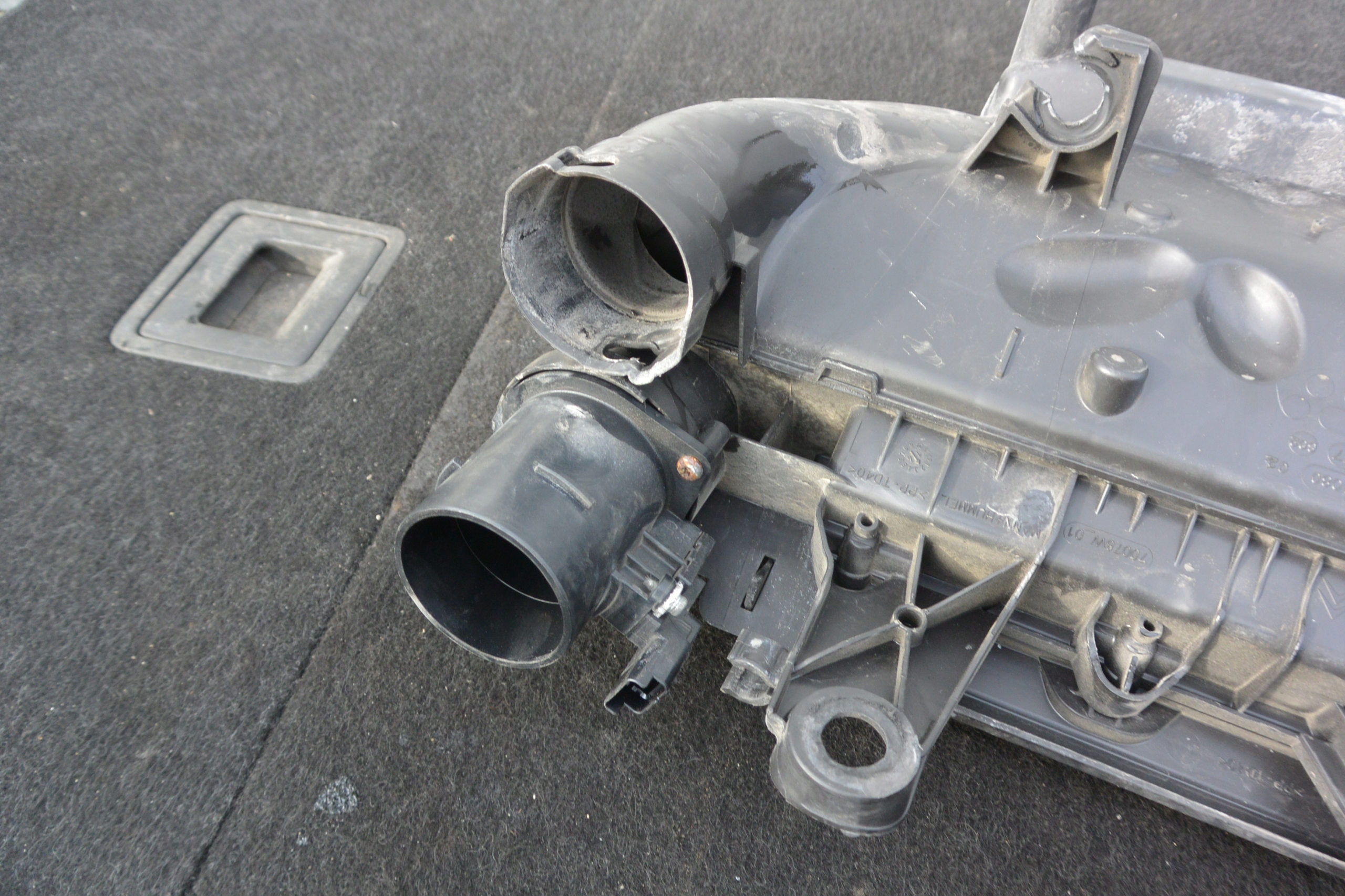 Gehäuse filter luft Luftmassenmesser CITROEN C4 PICASSO II 1.6 E-HDI