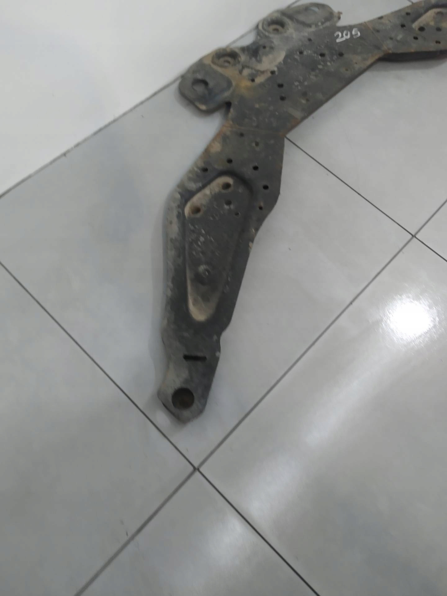 axle beam RAMA pillar front Infiniti Q50 and (2013- )