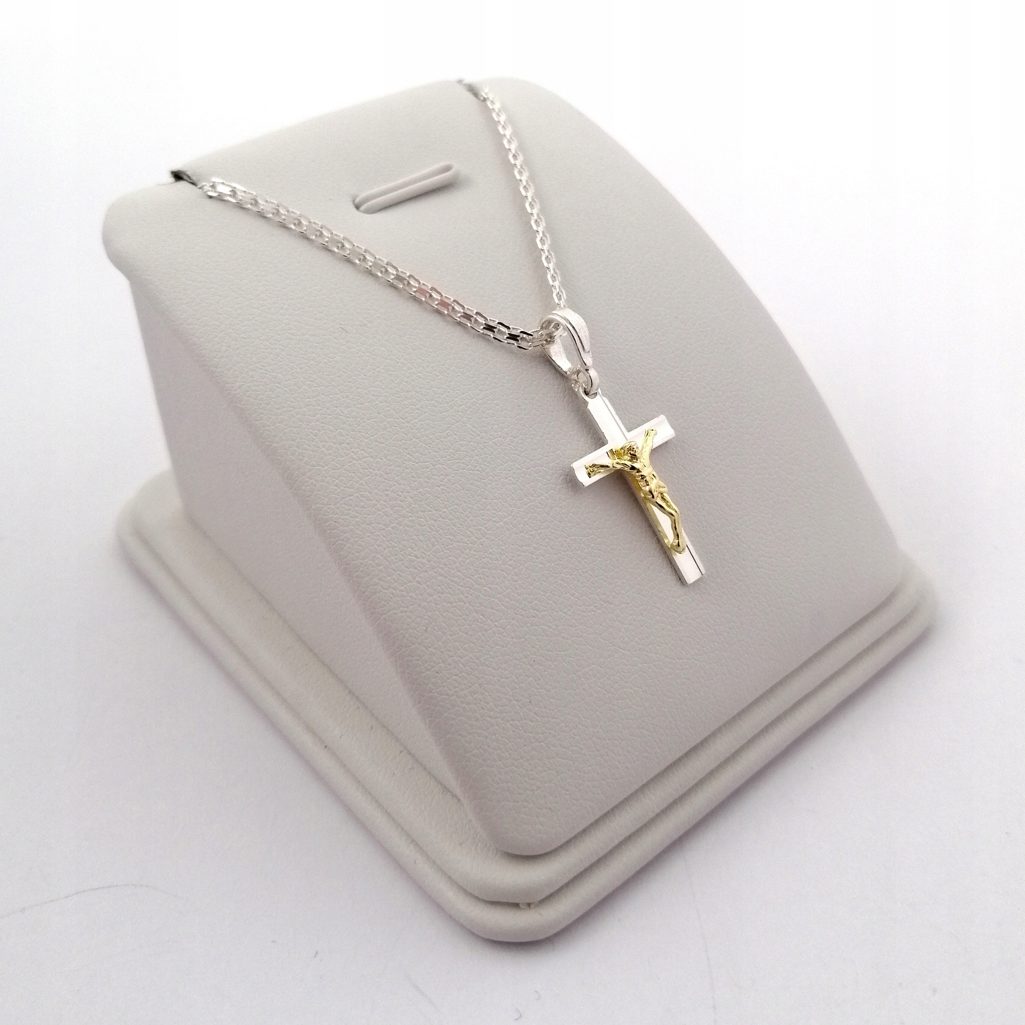 SREBRNY NASZYJNIK NA KOMUNIĘ DLA CHŁOPCA BISMARK PR. 925 + GRAWER GRATIS Marka Golden Celebrity