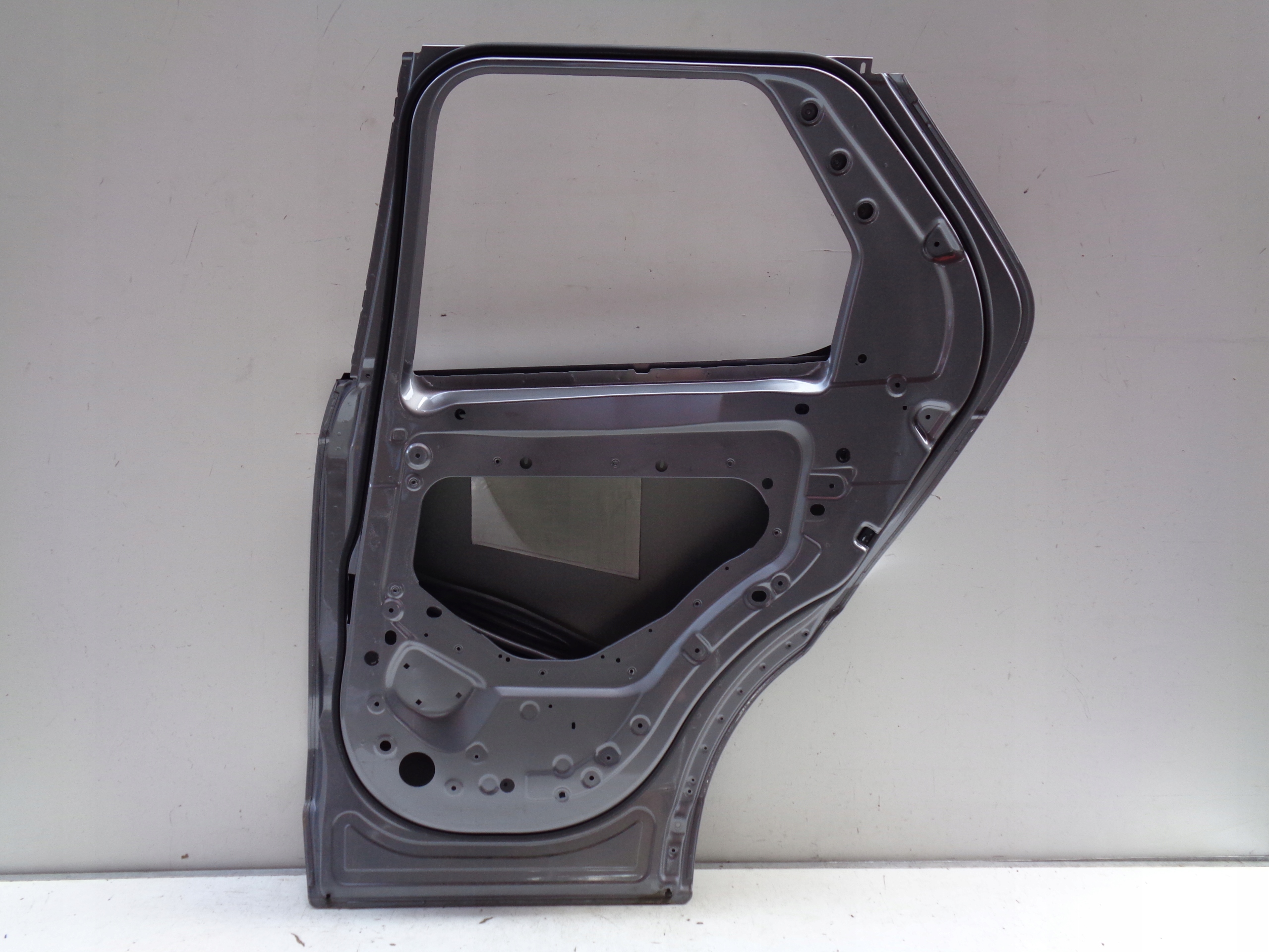 door right rear. LAND ROVER DISCOVERY V NR 41786