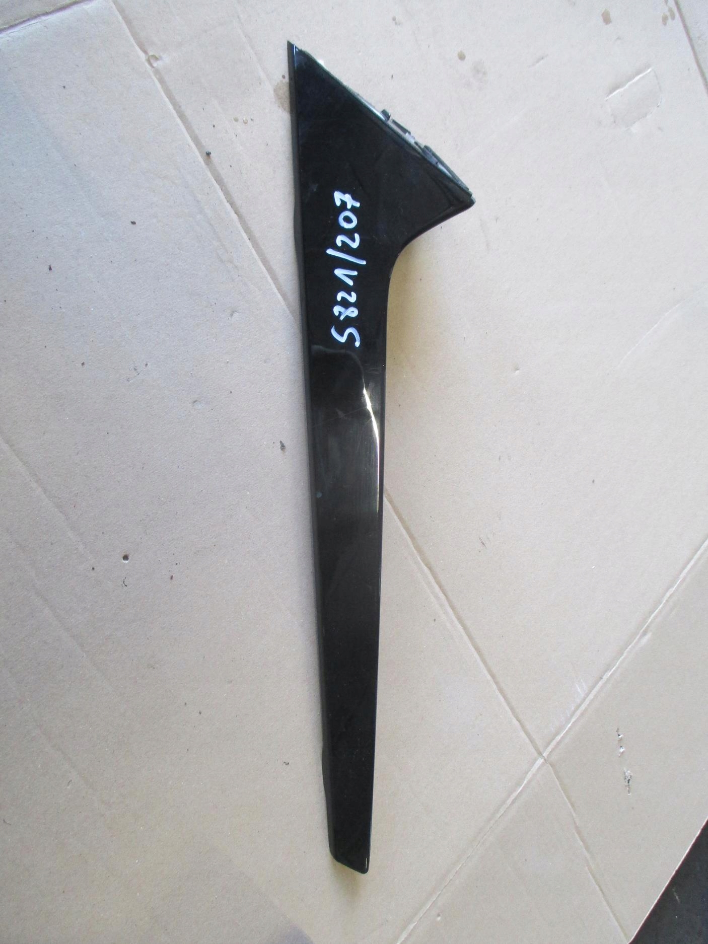 5E7827931 - SKODA OCTAVIA IV УНІВЕРСАЛ 20-ОБШИВКА СКЛА ЛІВИЙ ЗАДНІЙ