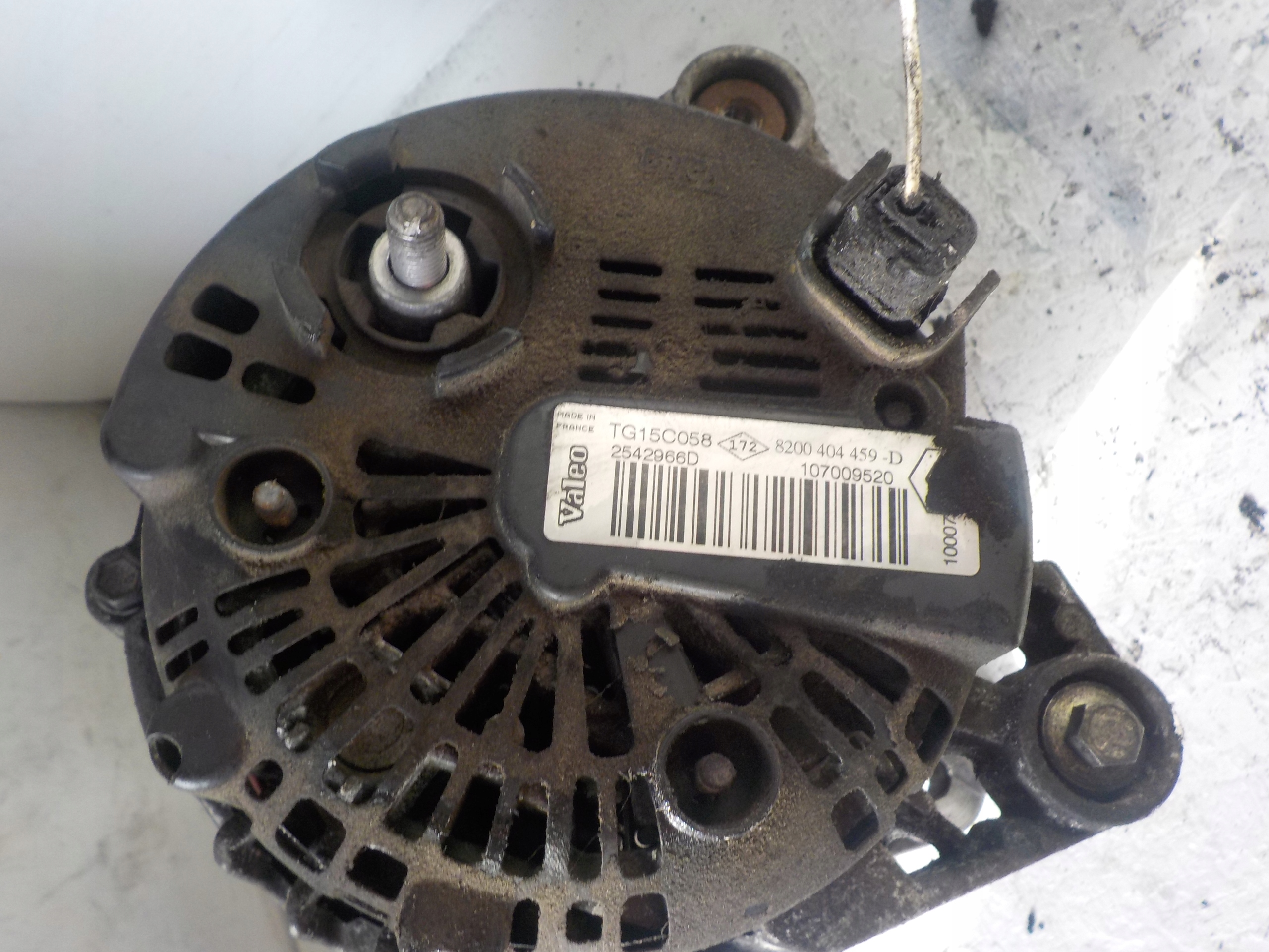RENAULT TRAFIC 2.0 DCI alternator 8200404459D