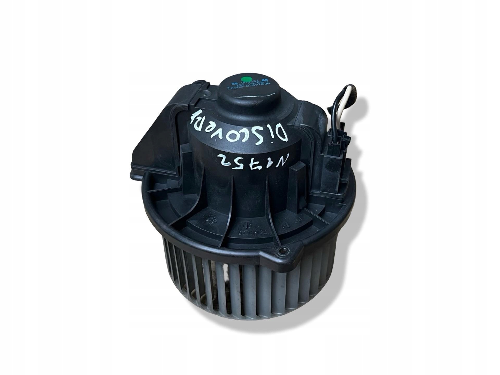 ventilator rešetka ventilacije Land Rover Discovery 3 L319 2005 MF016070-0880