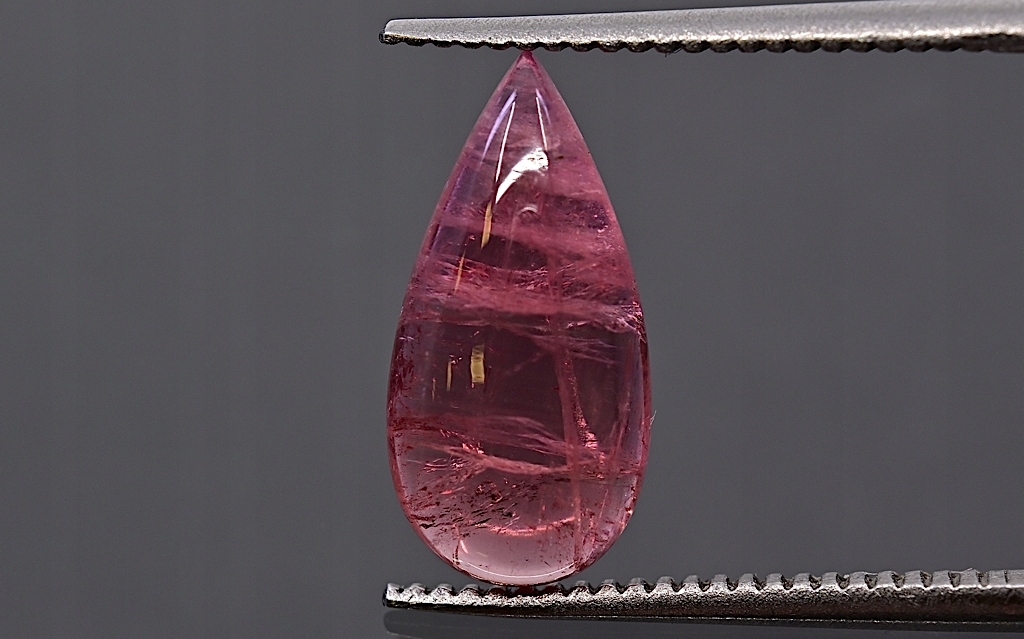 Turmalín kabošon slza 12,3x6 mm