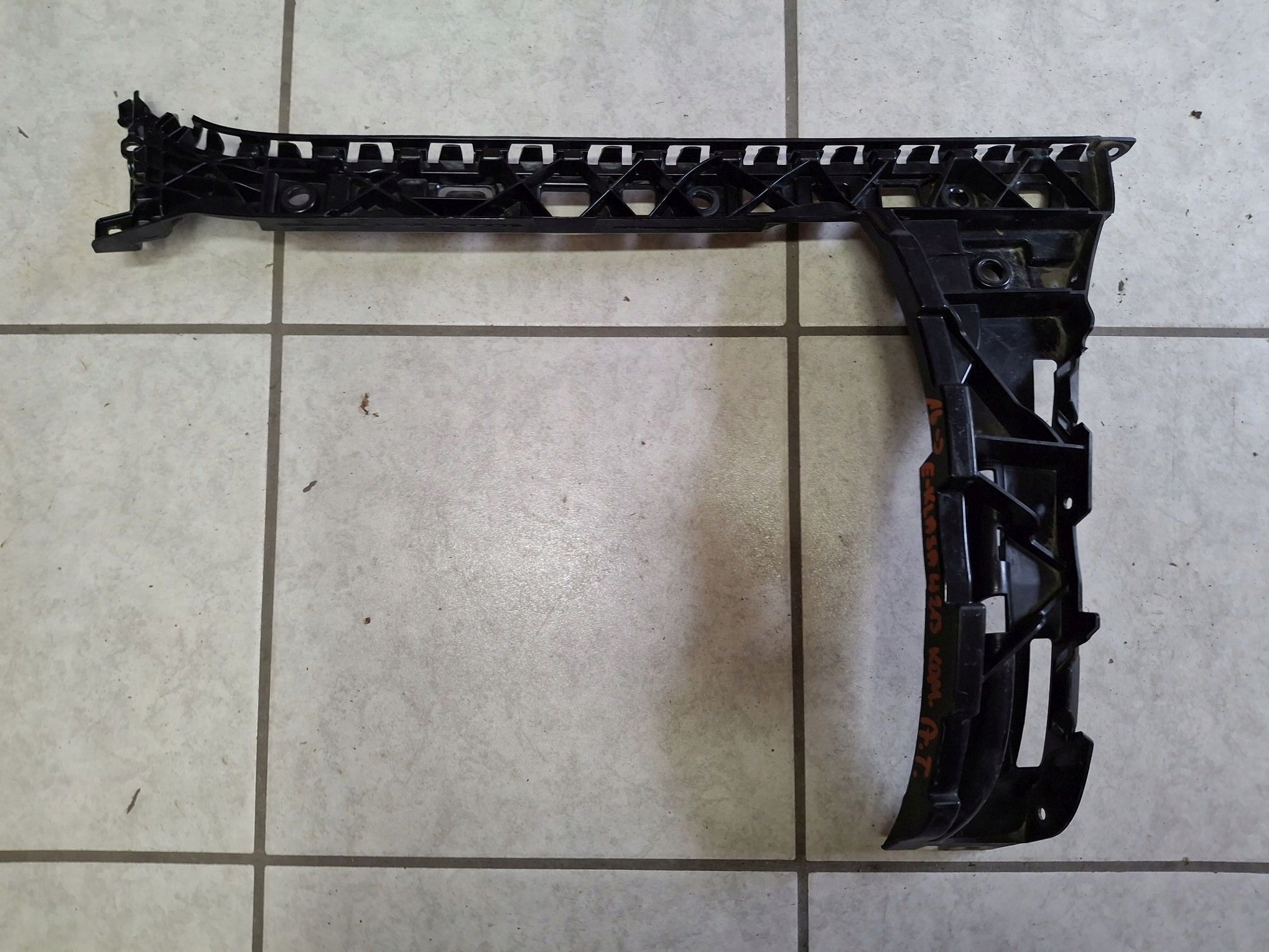 right or left bumper bracket rear part MERCEDES E-KLASA W213 KOM