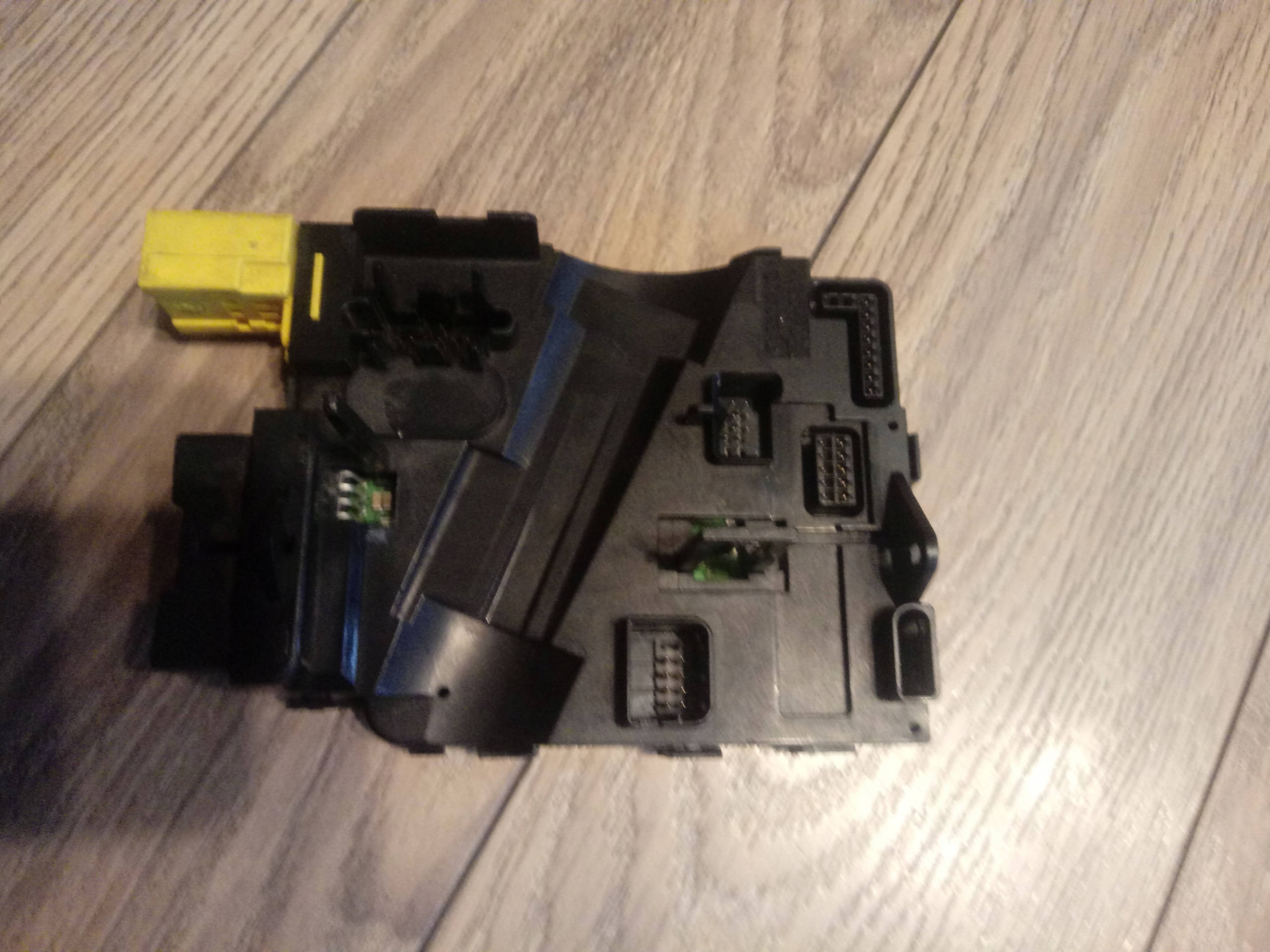 ДАТЧИК УГЛА ПОВОРОТА РУЛЯ VW SKODA SEAT AUDI 1K0953549BP