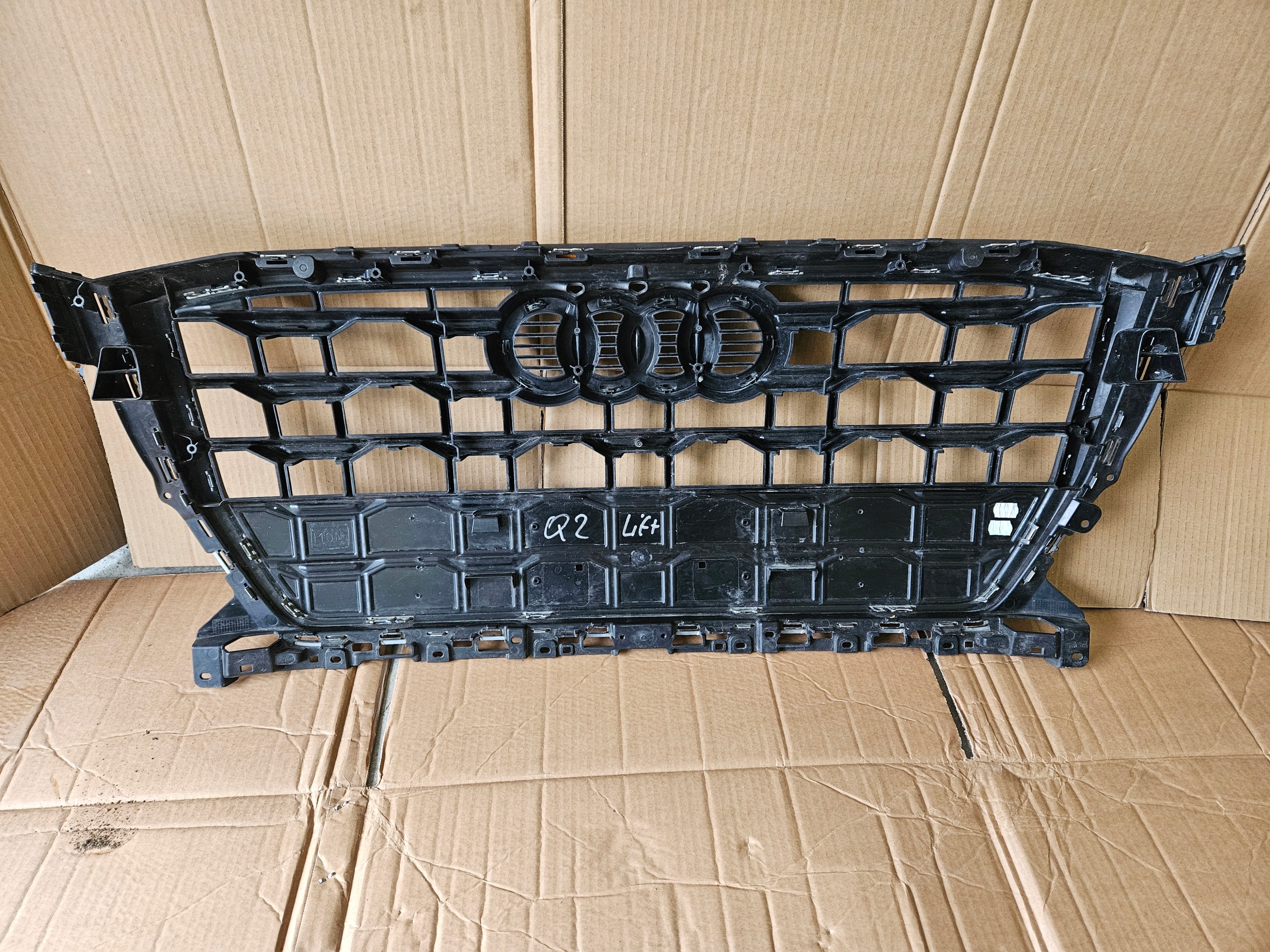 Audi Q2 Kühlergrill FRONTGRILL Kühlergitter - Thumbnail 5