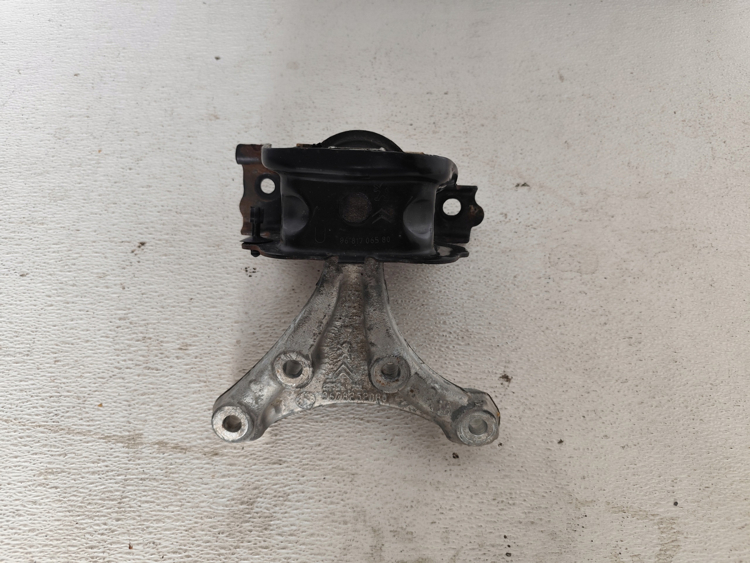 OPEL CROSSLAND X 2018 1.2THP airbag engine mount 9681706580