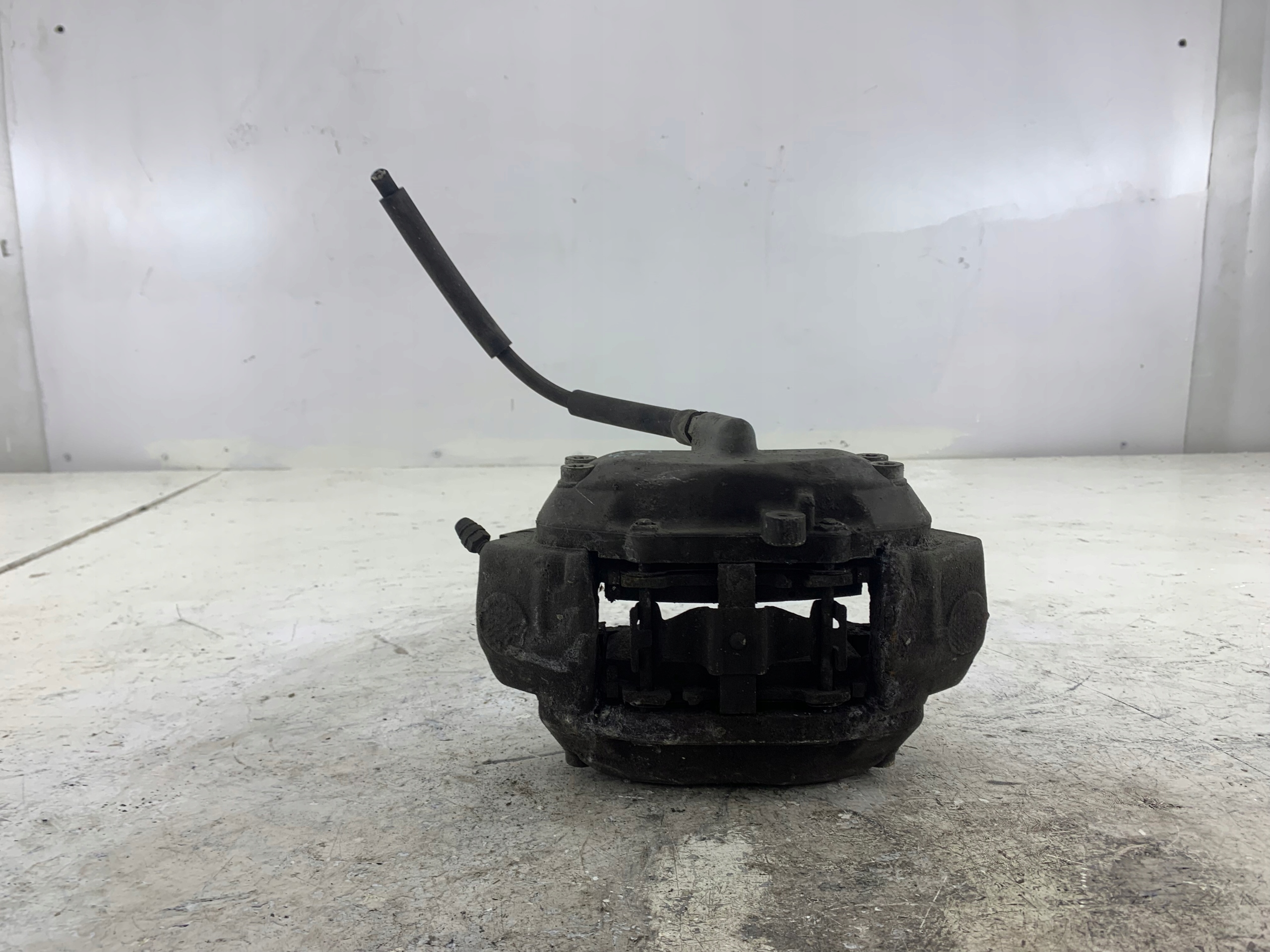 MERCEDES W220 caliper brake left front 20704703