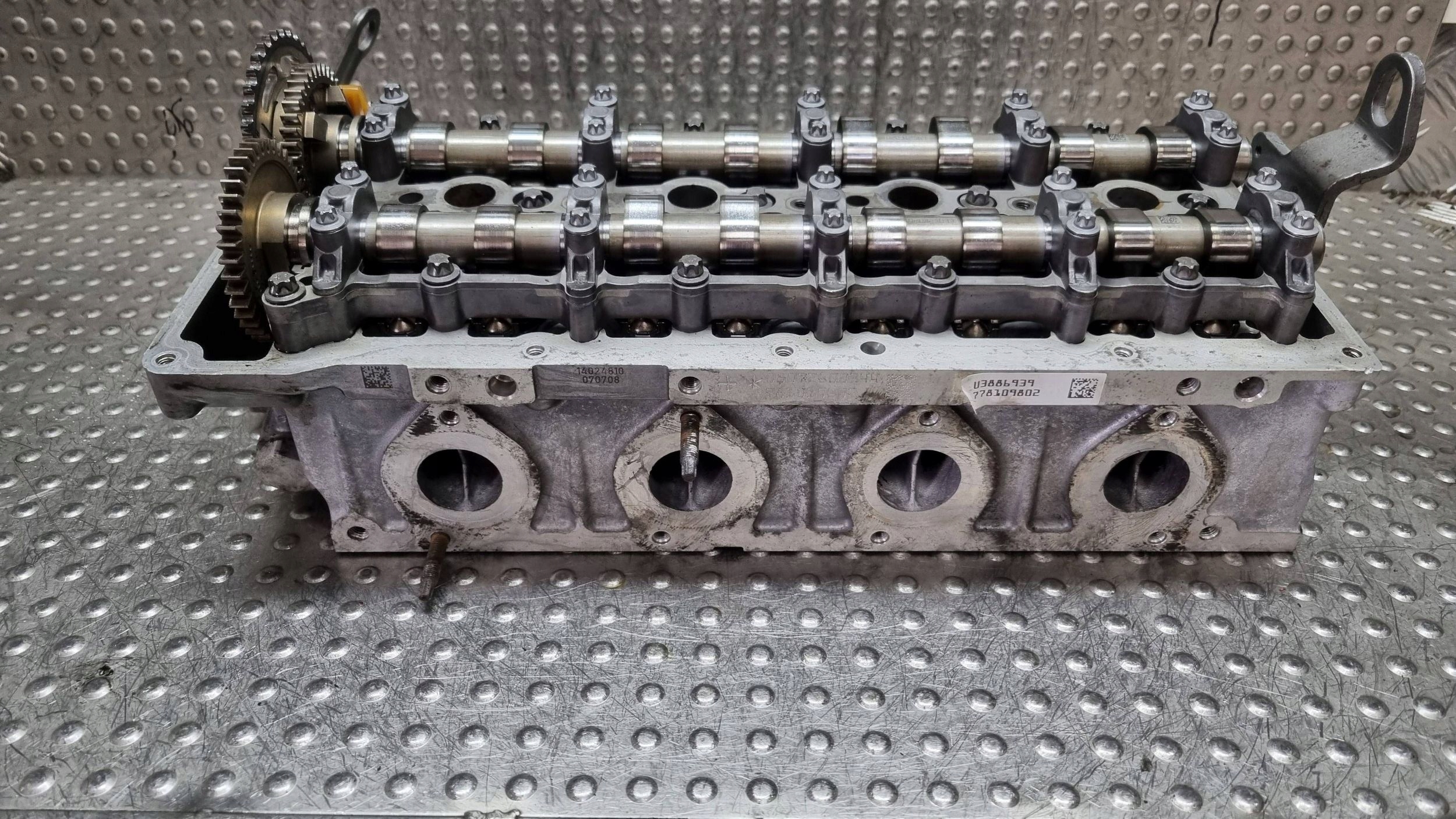 head. of the engine 7781098 BMW E60 E61 E81 E83 E84 E87 E90 E91 E92 2.0D N47
