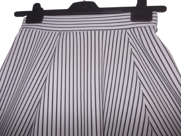 ANNA FIELD ROZKLOSZOWANA SPÓDNICZKA 36 38 Marka Anna Field