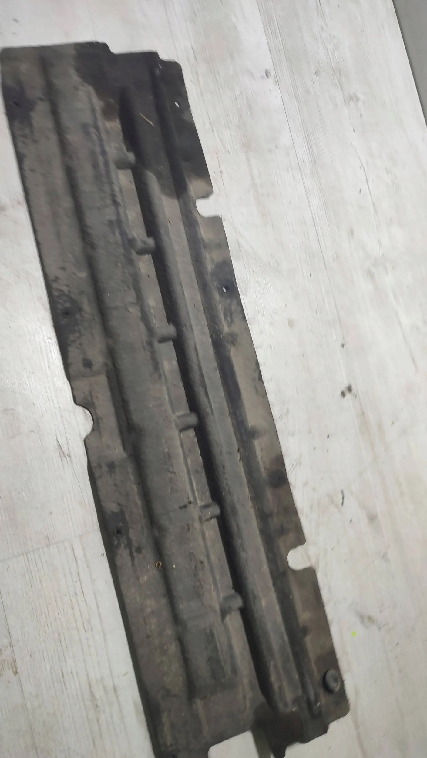 Ford Mondeo MK5 16r 2.0TDCi cover below radiator