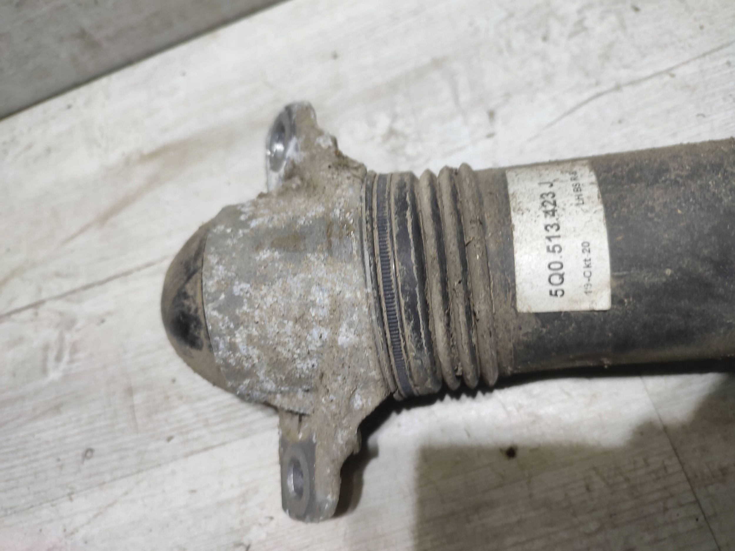 Volkswagen Touran III 2020 rear part right shock absorber