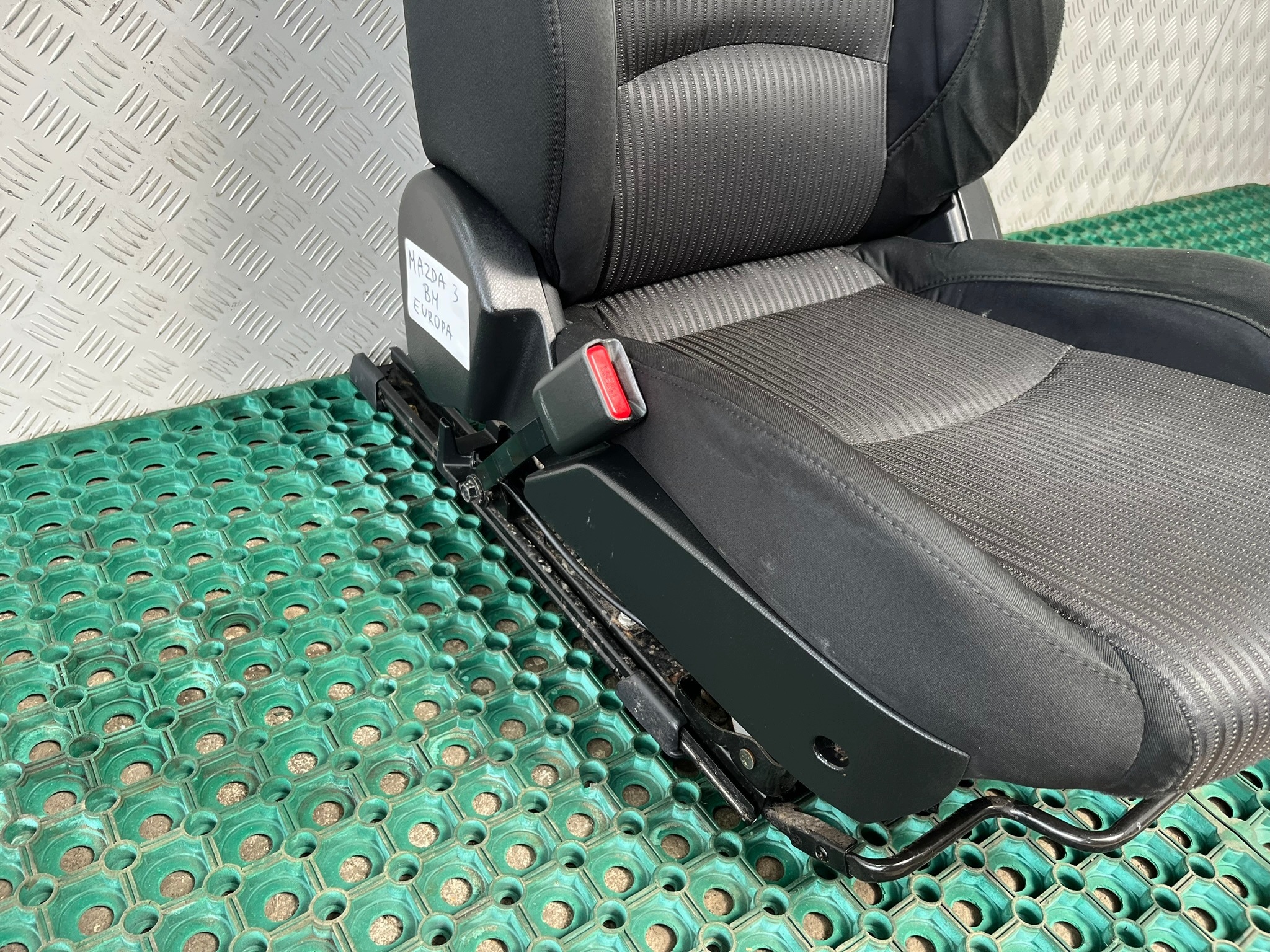 MAZDA 3 BM 13-17 seat front left driver´s front original GRZANY