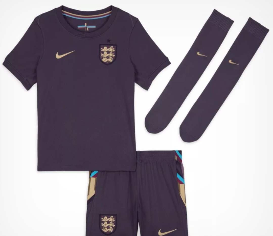 Komplet Dziecięcy Reprezentacji Angli Nike 2024 Na Lato r.M( 110-116CM)