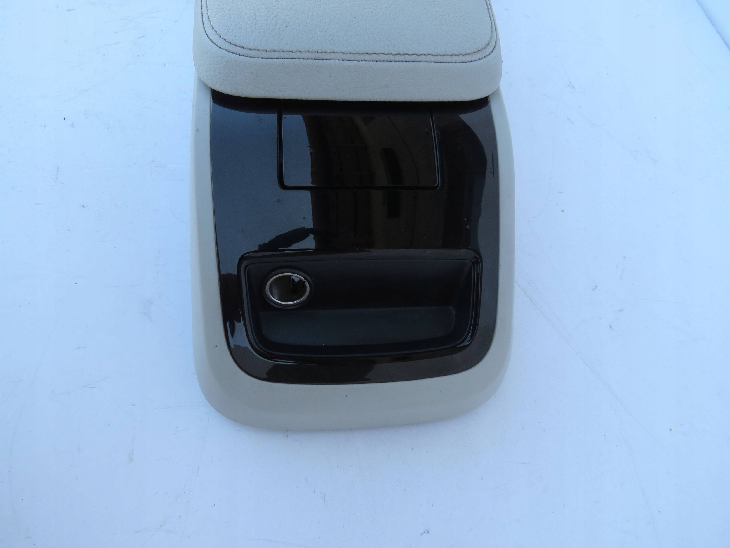 armrest TUNEL central VOLVO V90 HYBRYDA 32260435 32260437