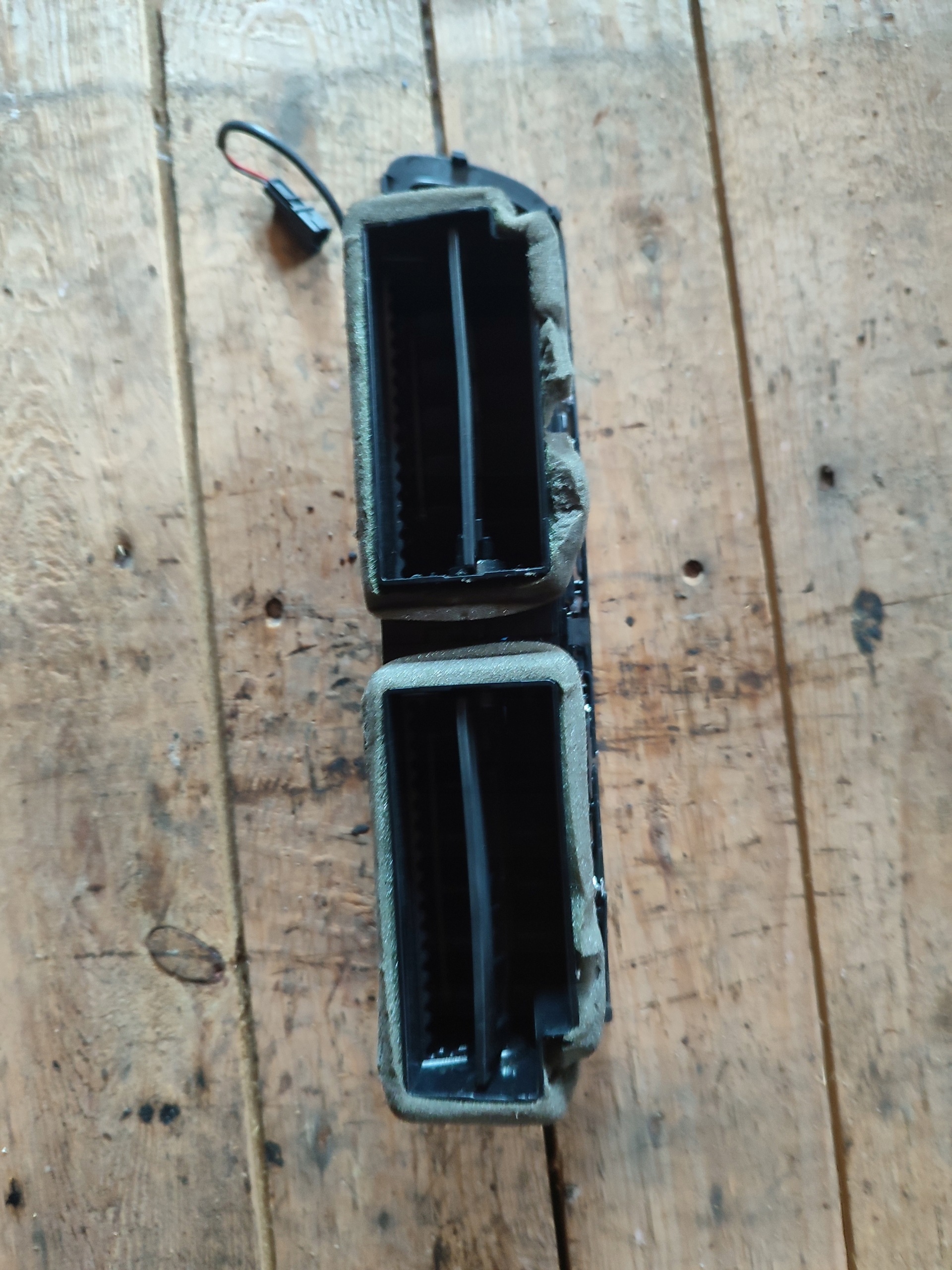 grid air conditioning devices central intake air AUDI Q5 8R 8R1820951G