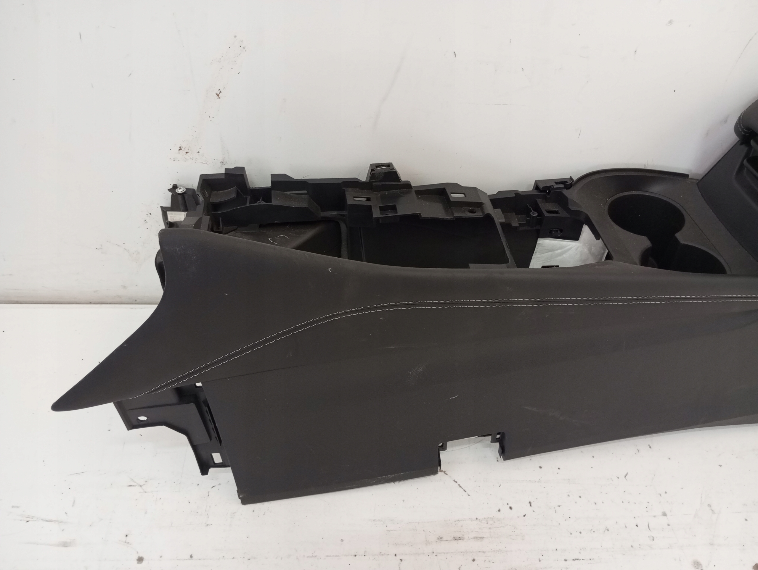bracciolo tunel Nissan Qashqai J12