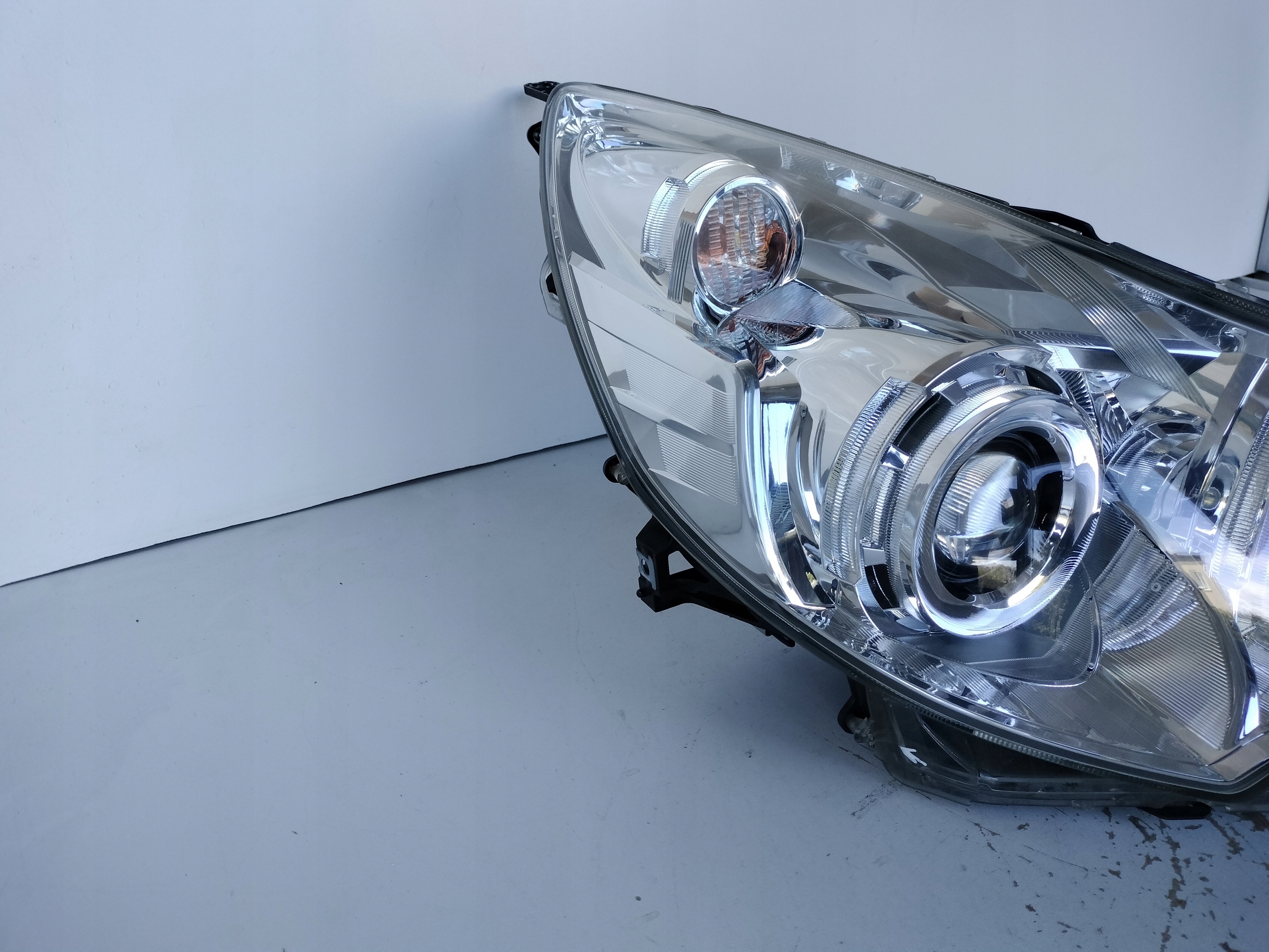 light right REFLEKTOR SUBARU LEGACY OUTBACK 09- XENON
