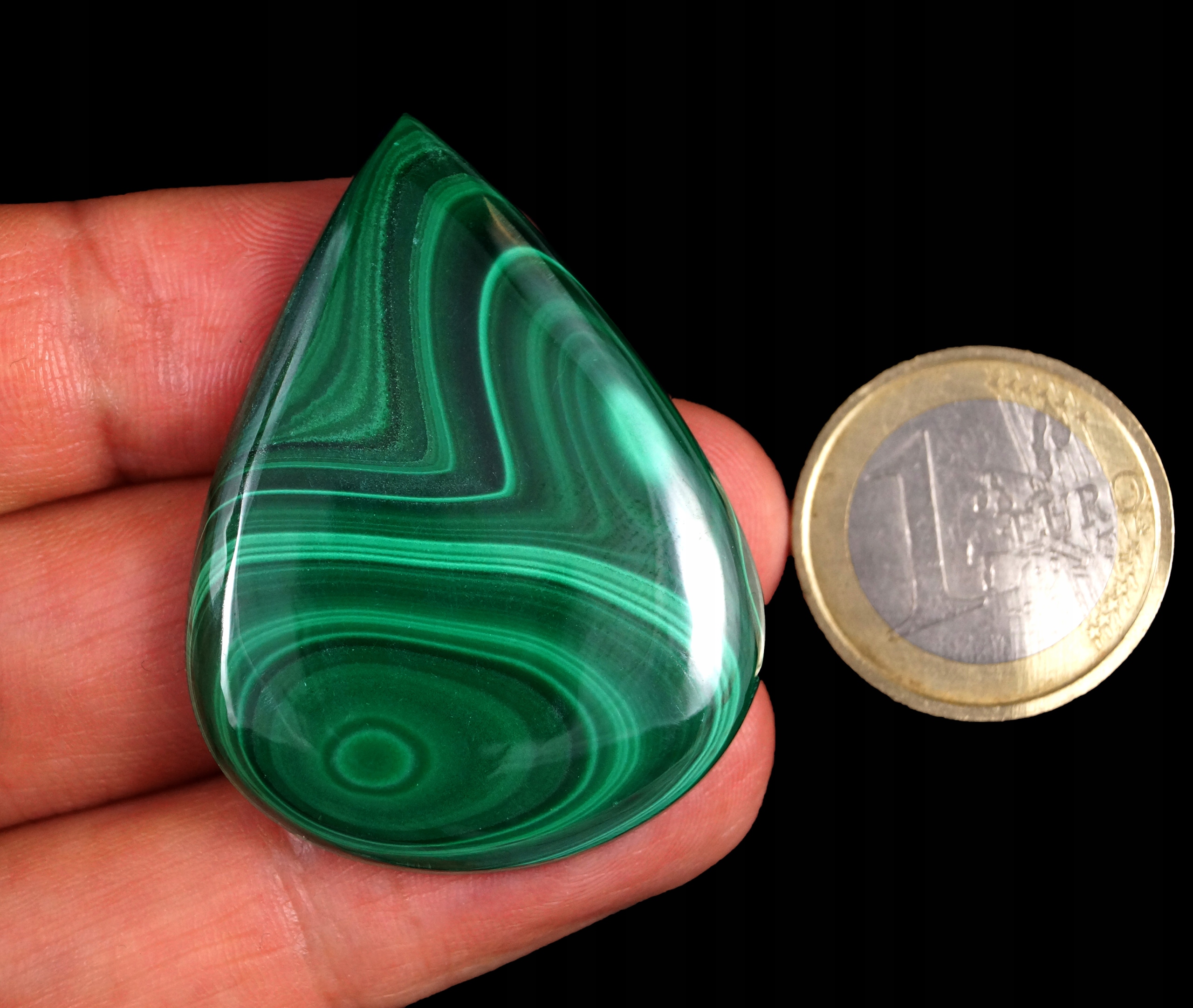 Přírodní kabošon malachitu zelená kapka EA1874