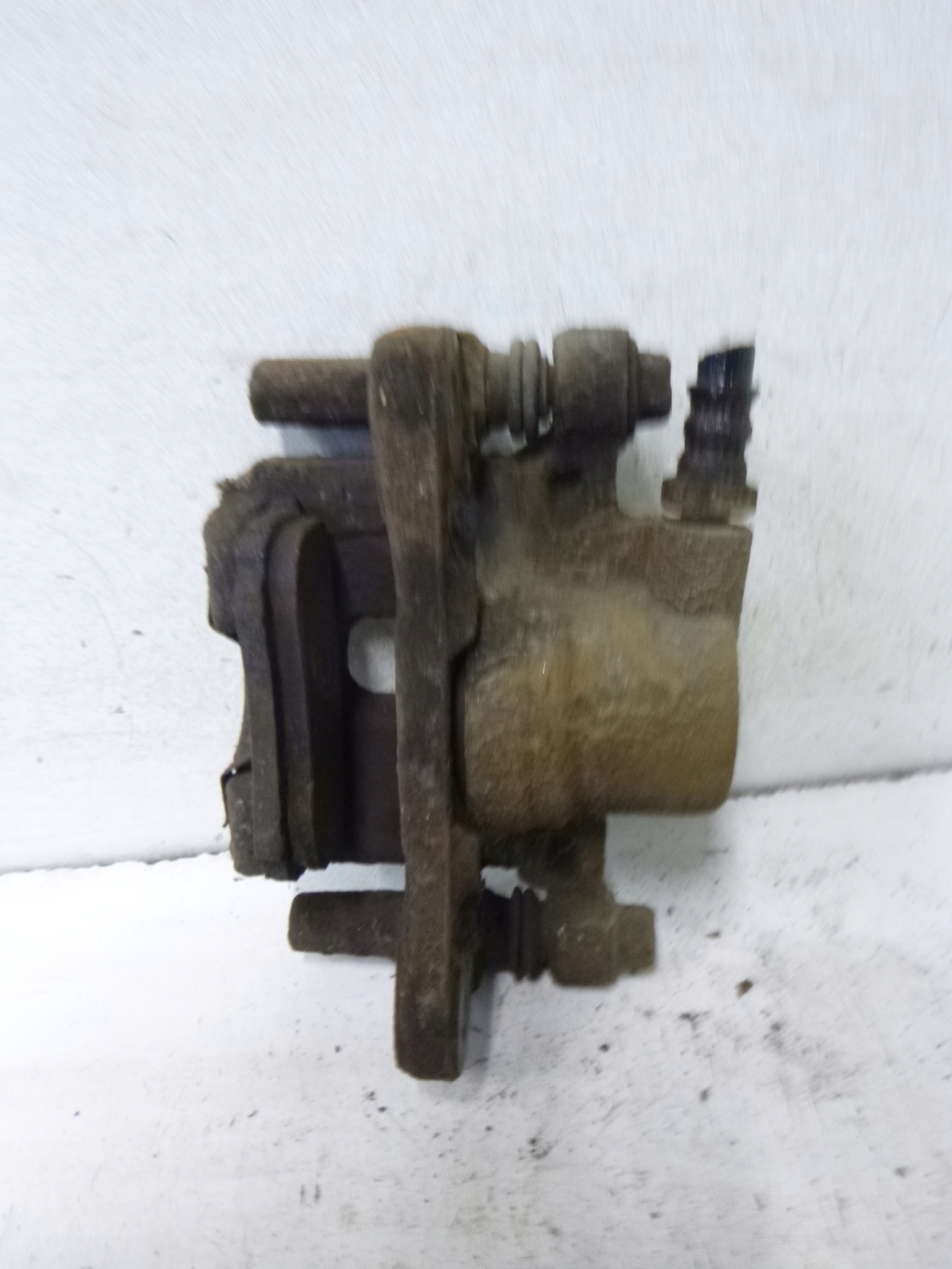caliper brake rear part Mitsubishi Lancer VII 1.6 05r
