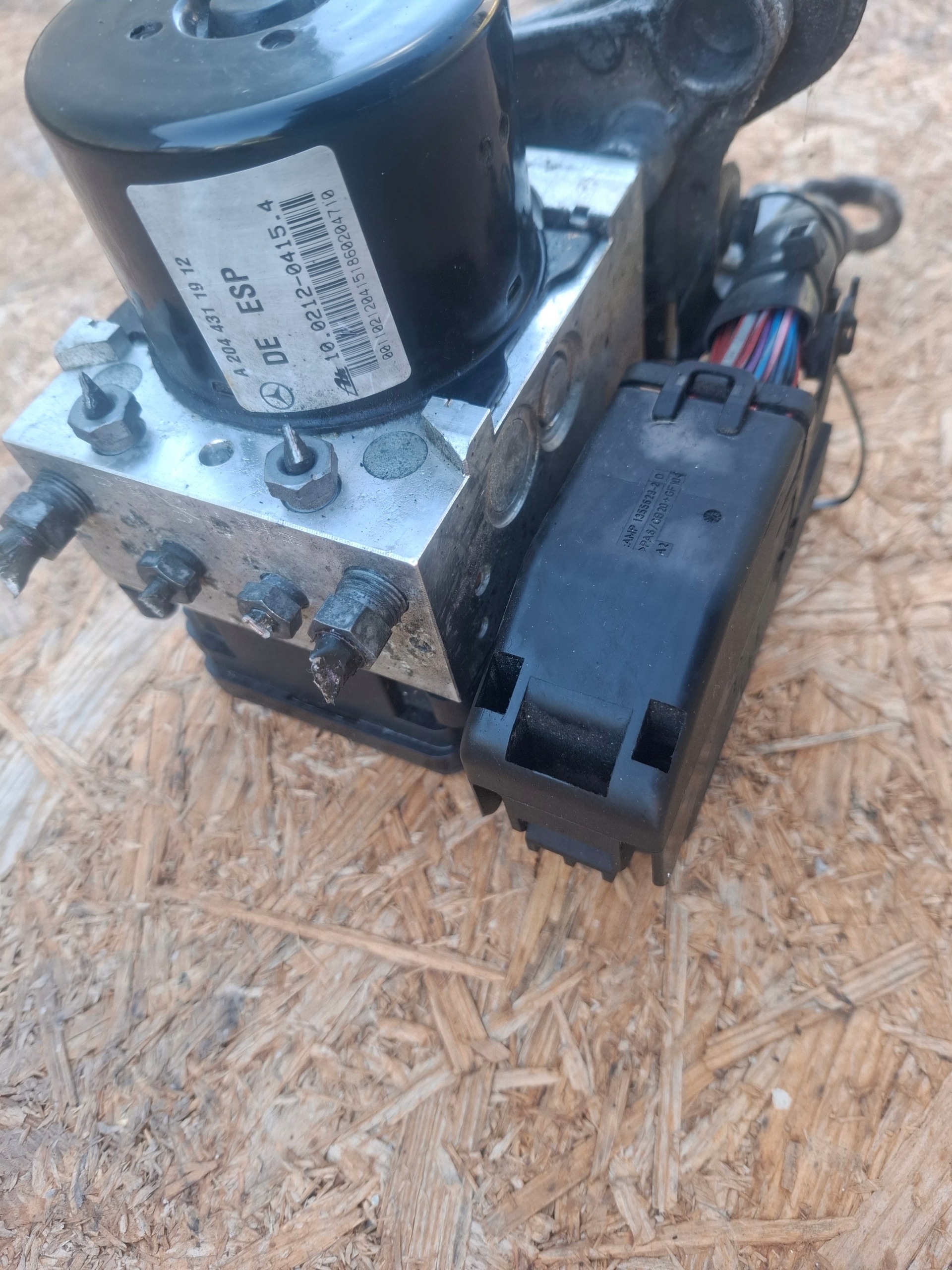pompe ABS MERCEDES W204 A2049012400