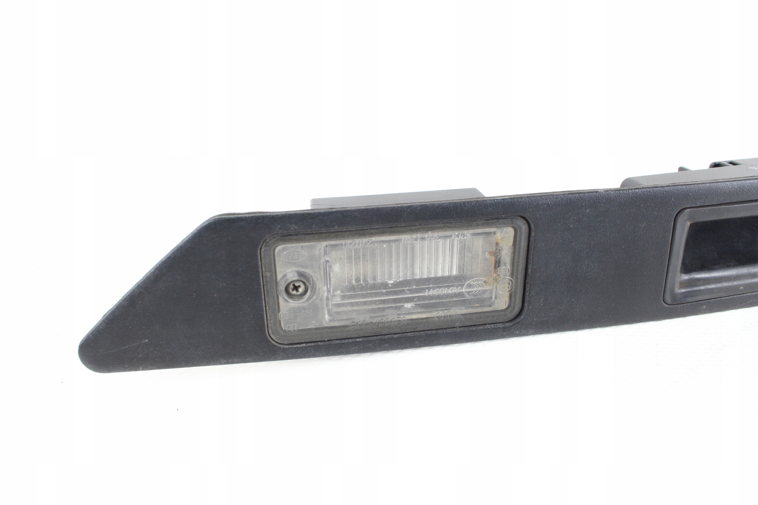 LISTWA KLAMKA KLAPY AUDI A3 8P LIFT 5D SPORTBACK Part number 8P4827574