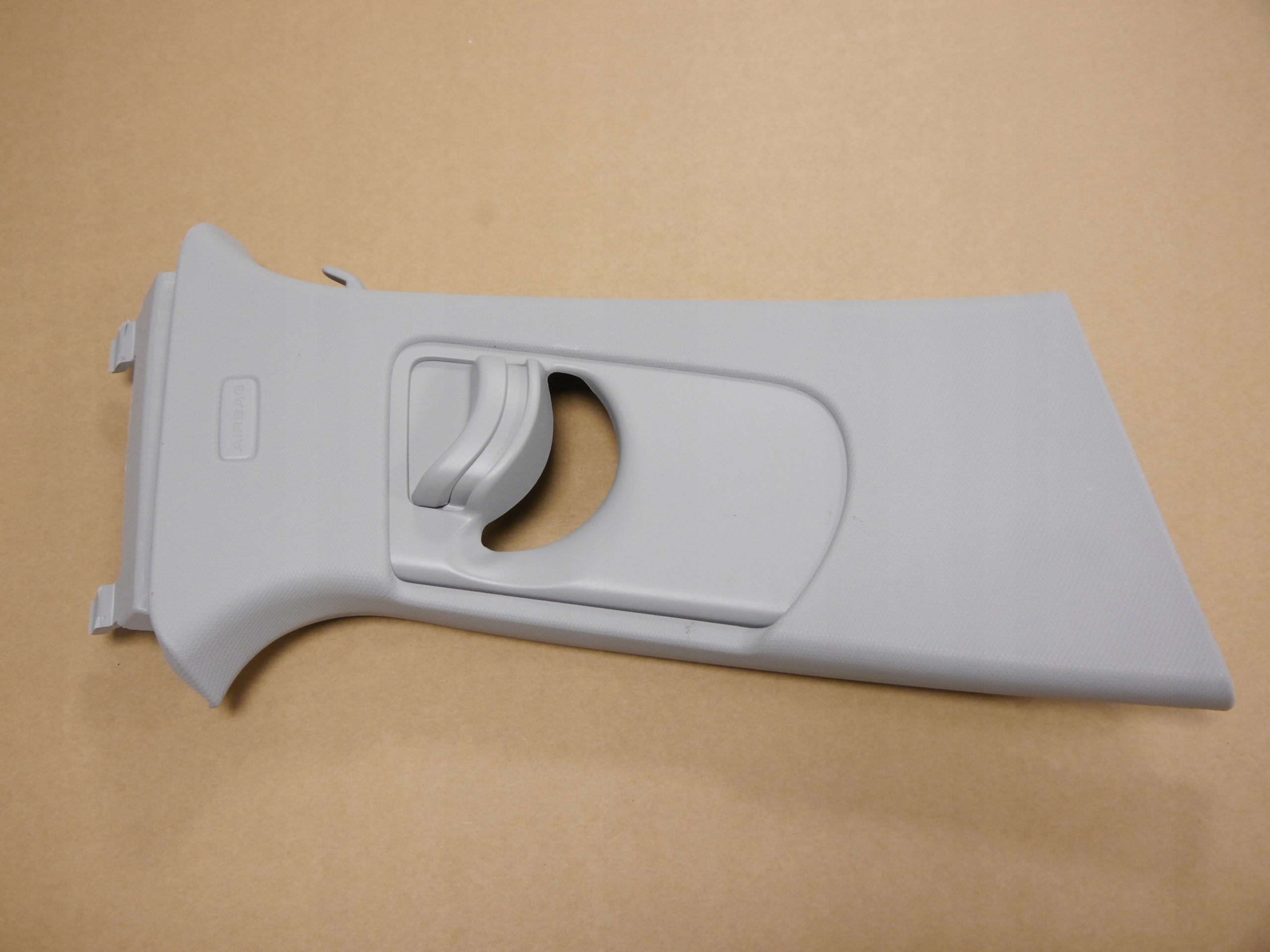 AUDI A1 82A накладка стойки П 82G867244 DT4