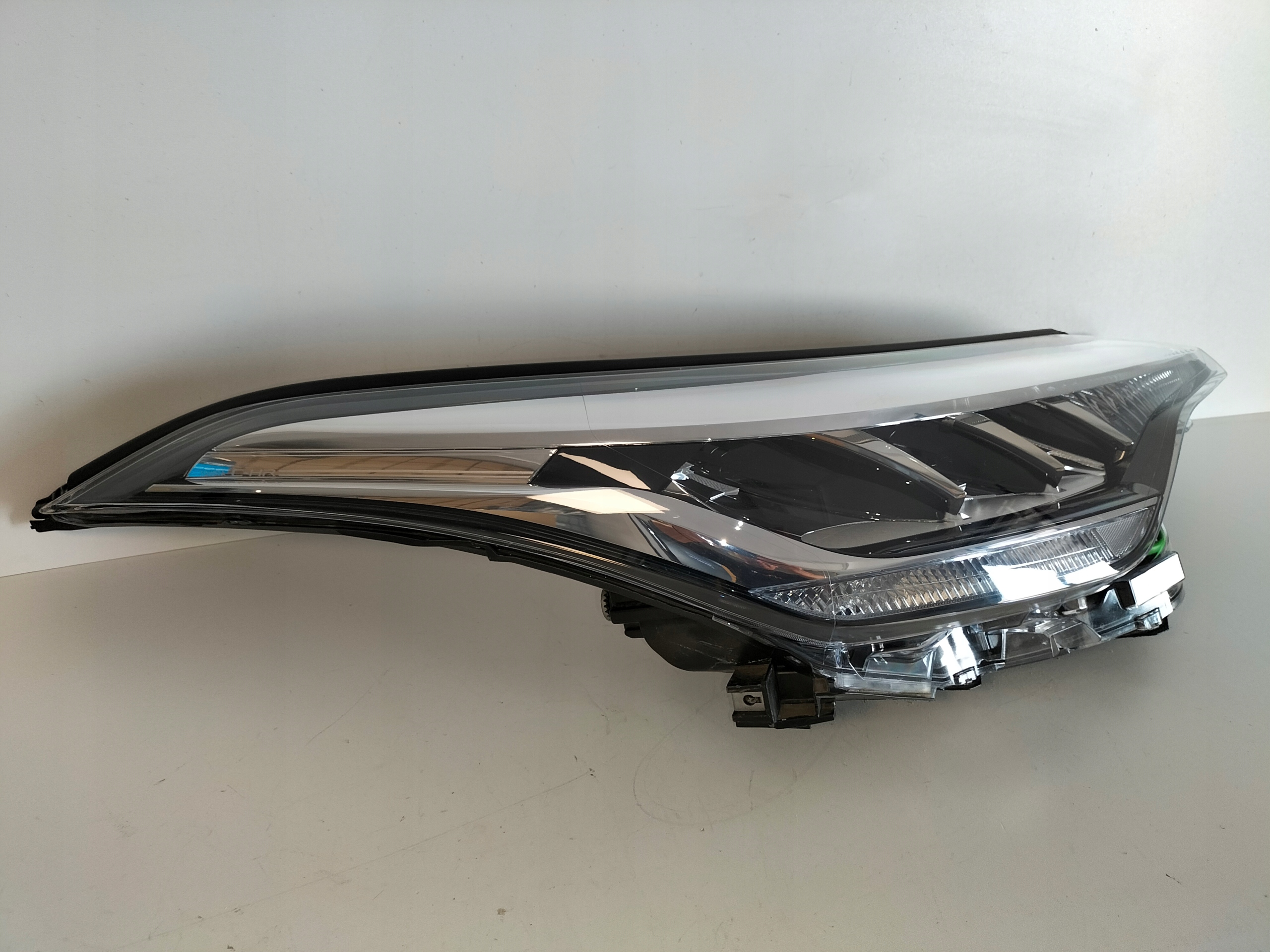 light front reflektor right TOYOTA CHR C-HR LIFT 19-23 FULL LED