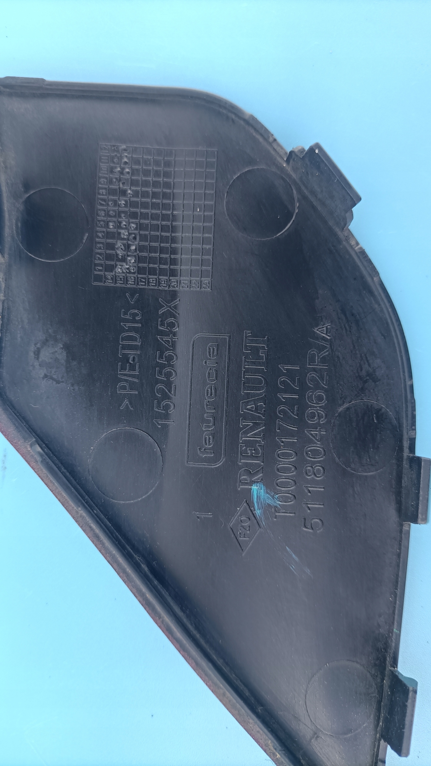 RENAULT KADJAR ABSCHLEPPÖSE DER STOSSSTANGE VORNE 511804962R K60/603