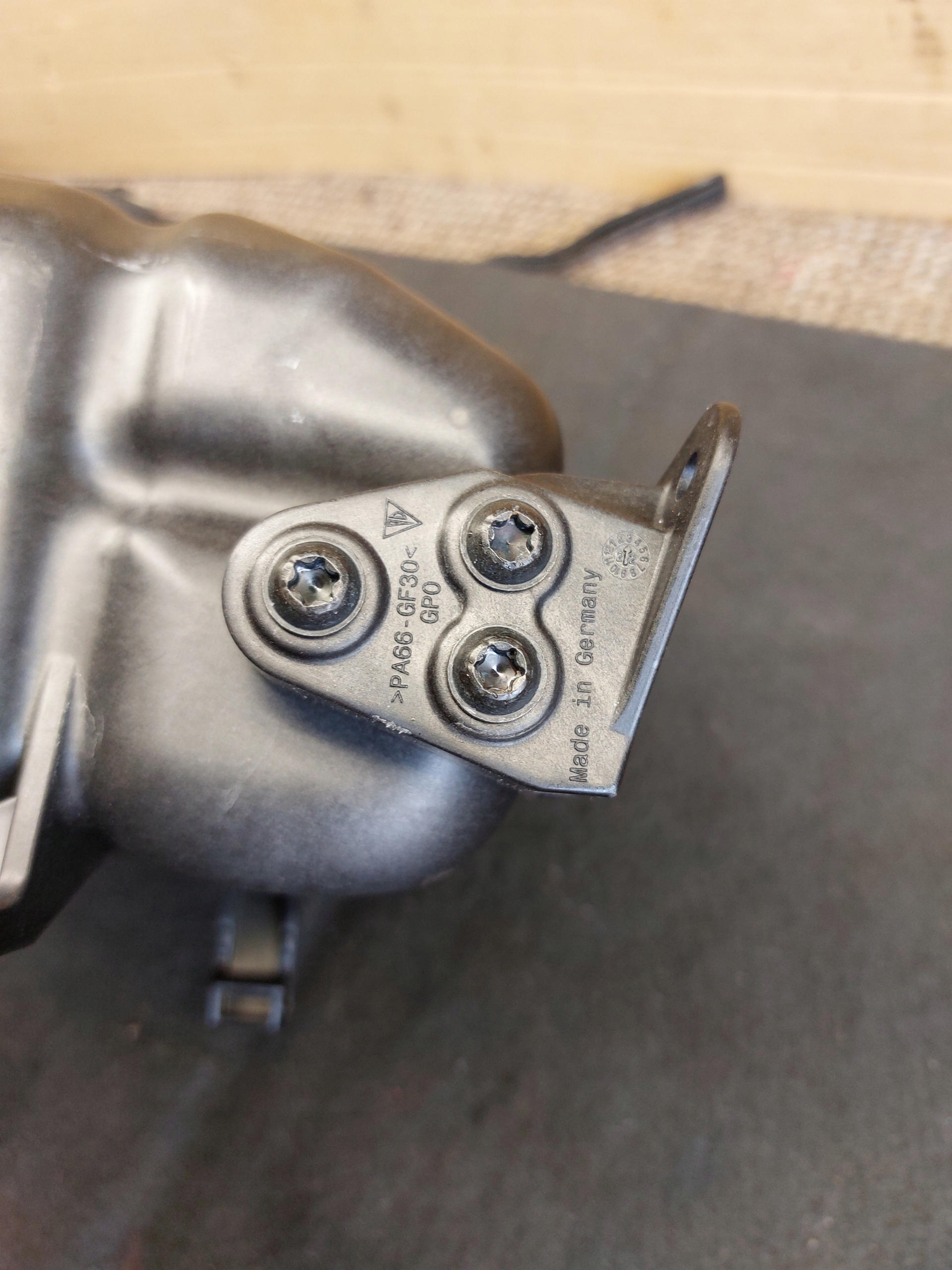 бачок воды PORSCHE 992 992121407B