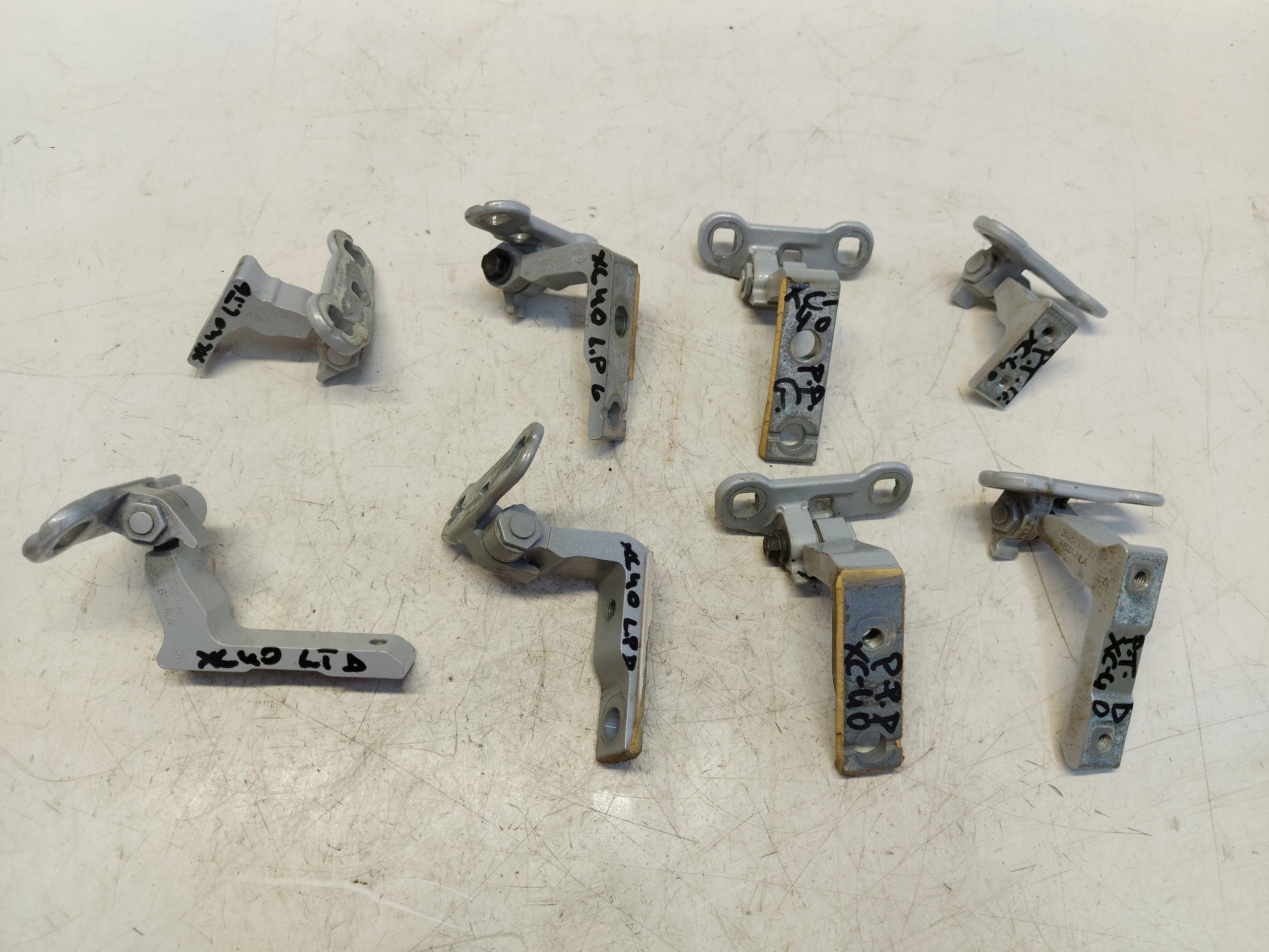 VOLVO XC40 HINGE LEFT REAR PART GORA DOL