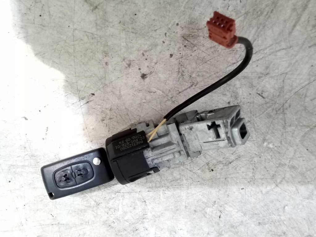 Citroen C3 Picasso ignition z kluczykiem 9663123280