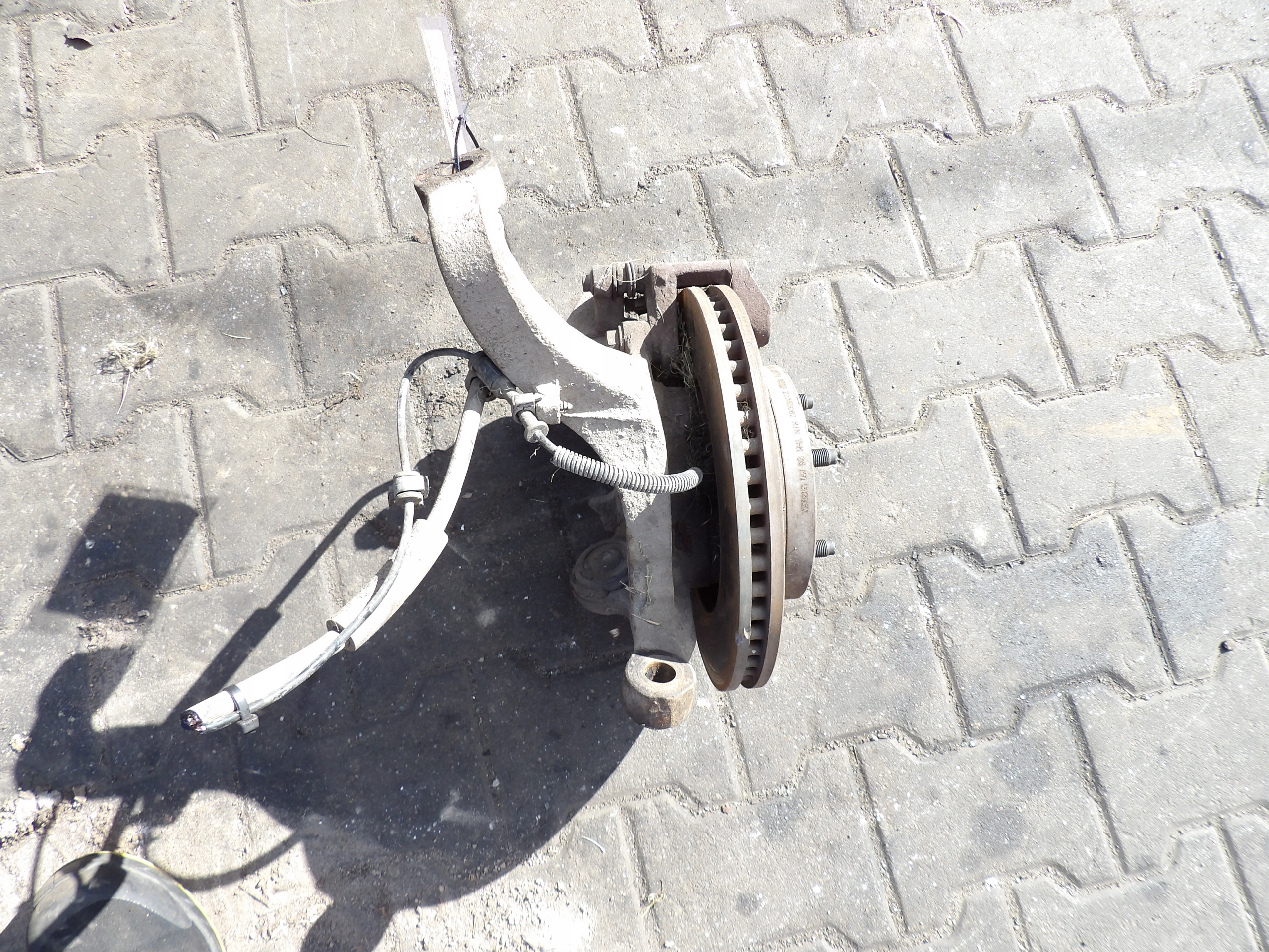 Jeep Cherokke III KJ swing front left