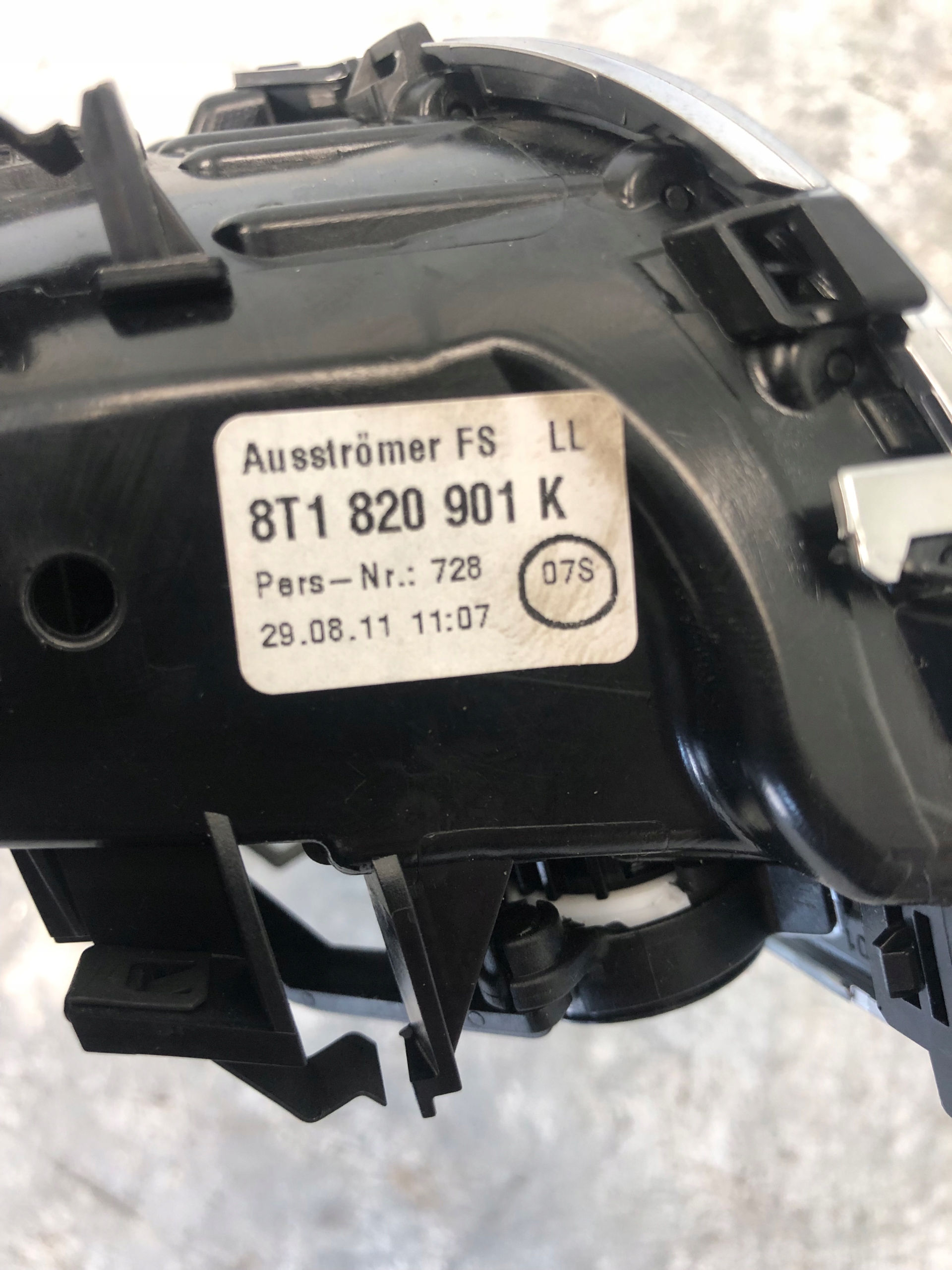 grid air conditioning devices left AUDI A5 LIFT 8T1820901K