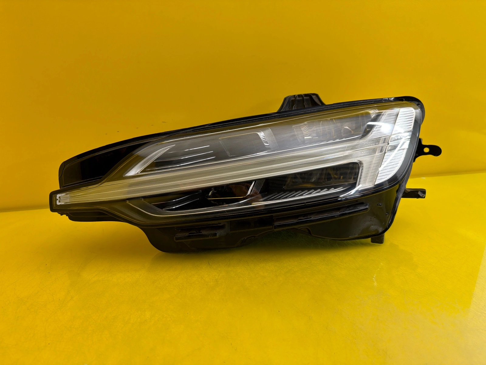 light left front Volvo S60 V60 Mid Led 32228815