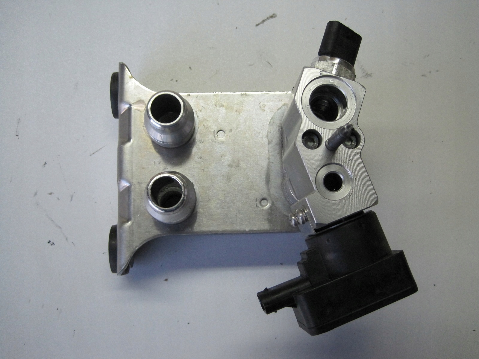 Wymiennik ciepla Mercedes EQA A2438301500
